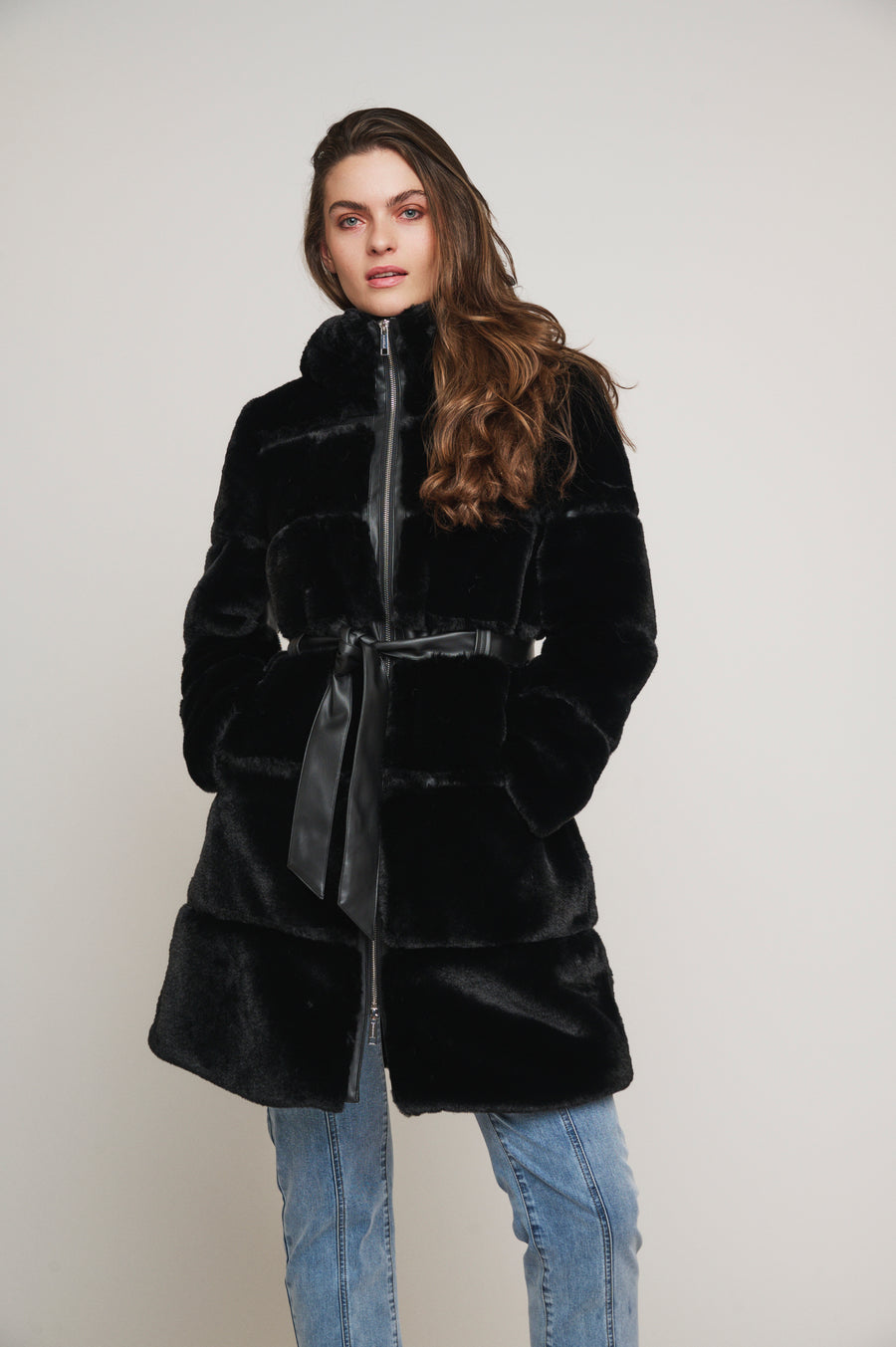 W4-HARVARD Coat Hood Fur Black