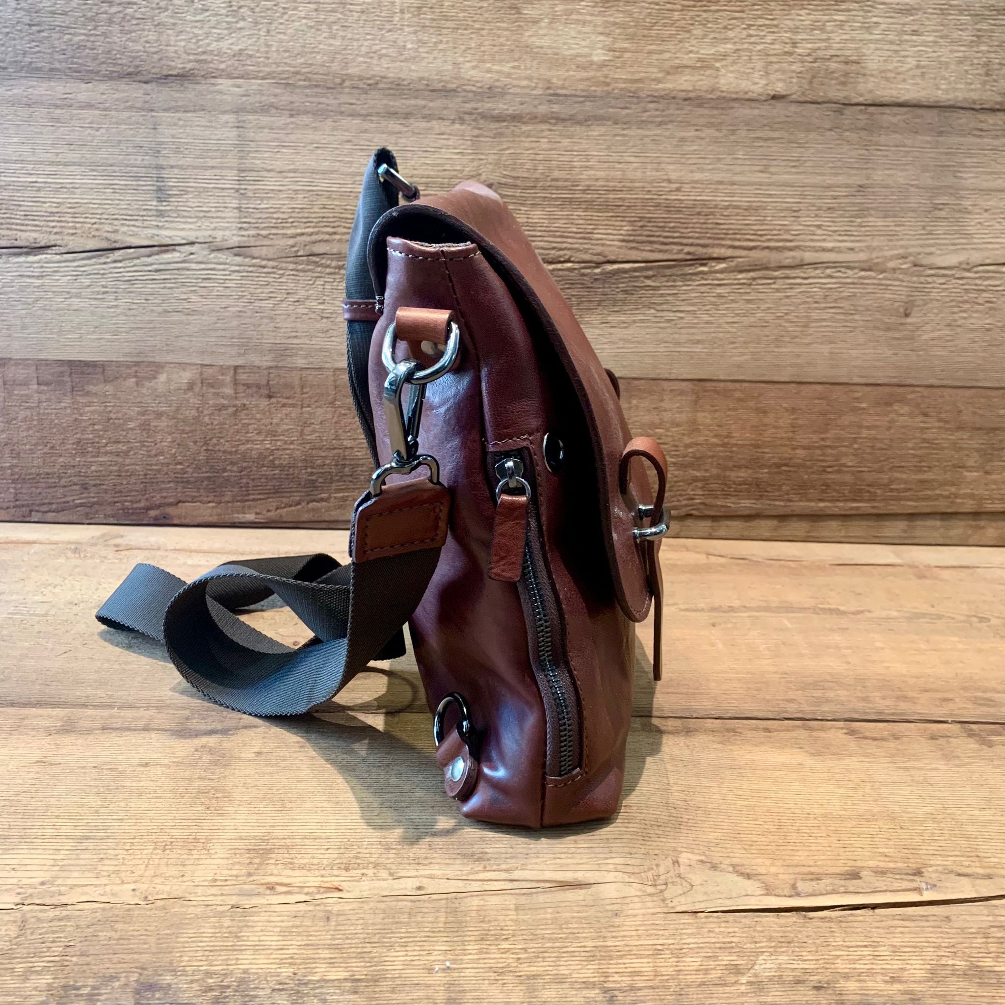 747M Borsello Pelle Vegetale Testa di Moro