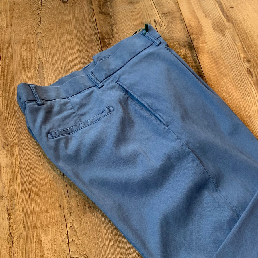 S4-DE0006X Pantalone Chiaia Indaco Man