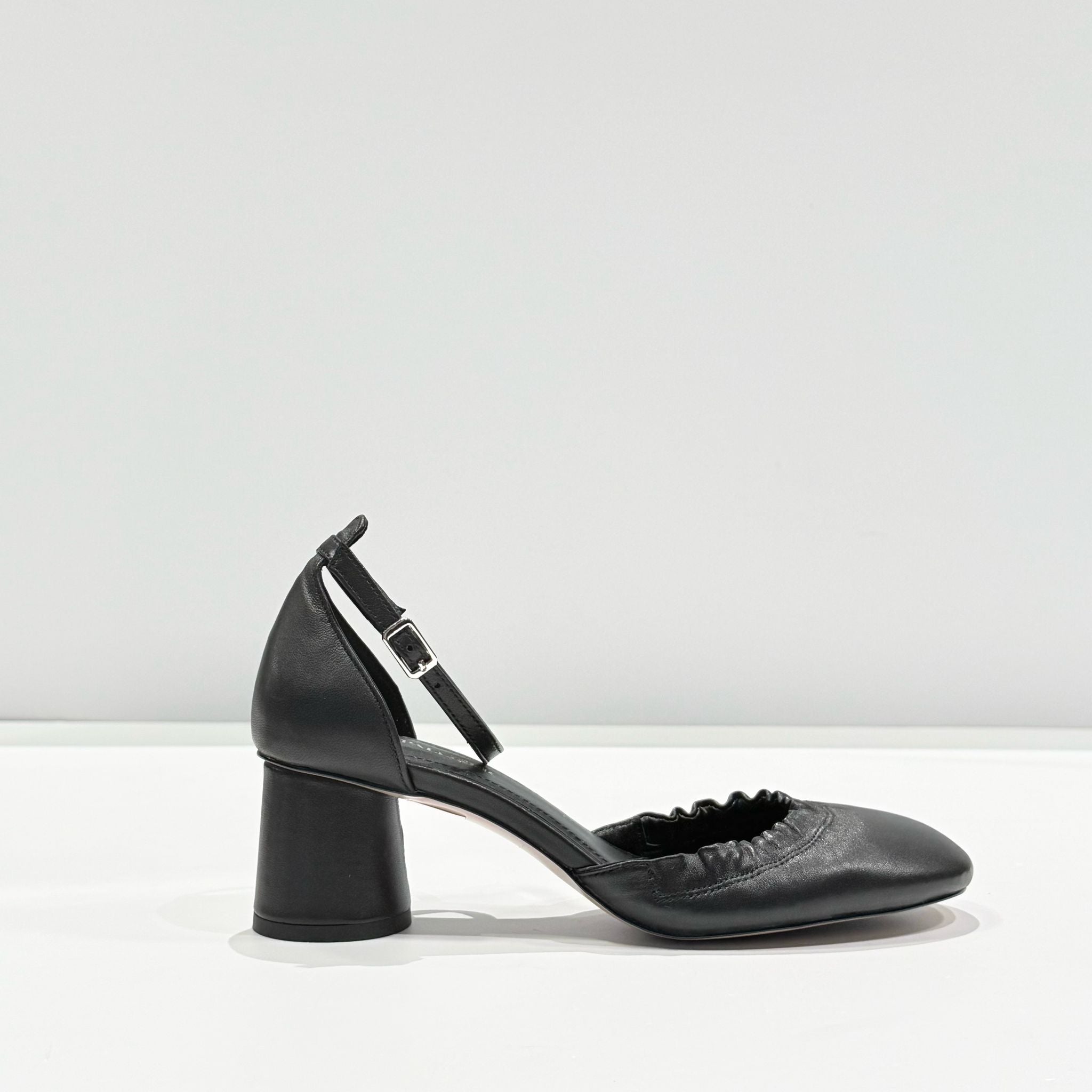 S5-90012 Decolleté con Cinturino Nera