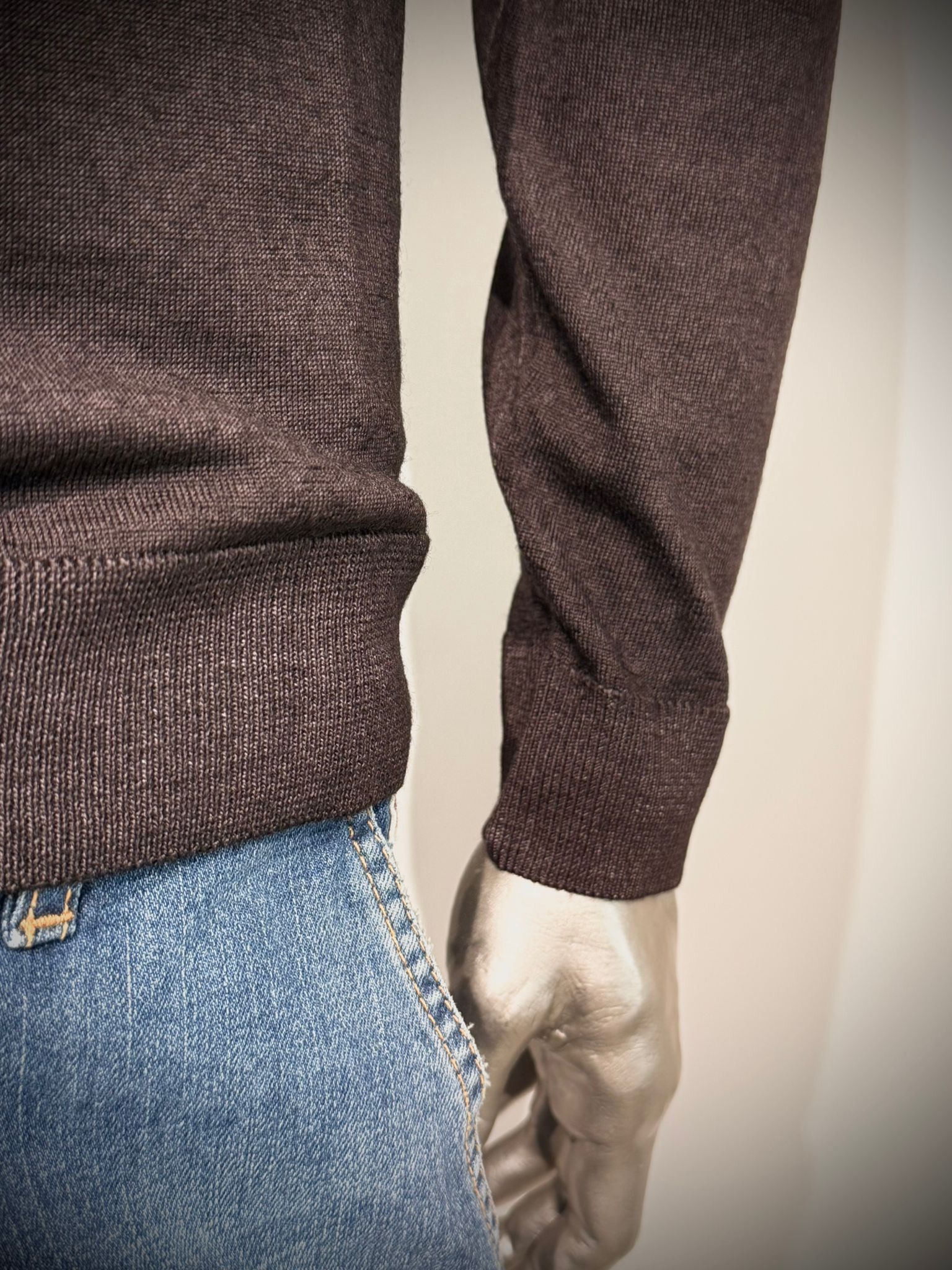 W5-0001 Maglia Lana Scollo V Moro33 Man