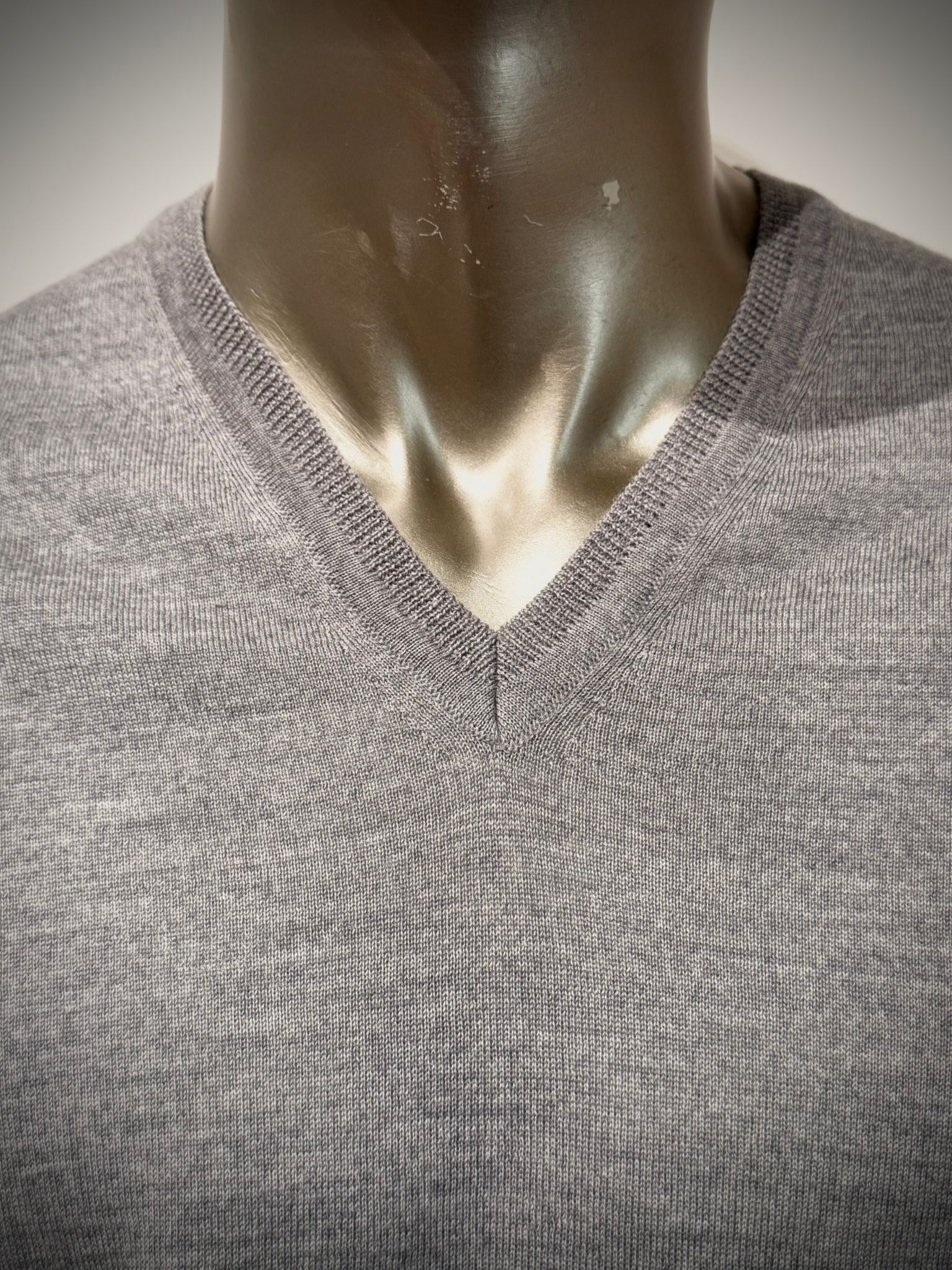 W4-0021 Maglia Lana Scollo V Pietra10 Man