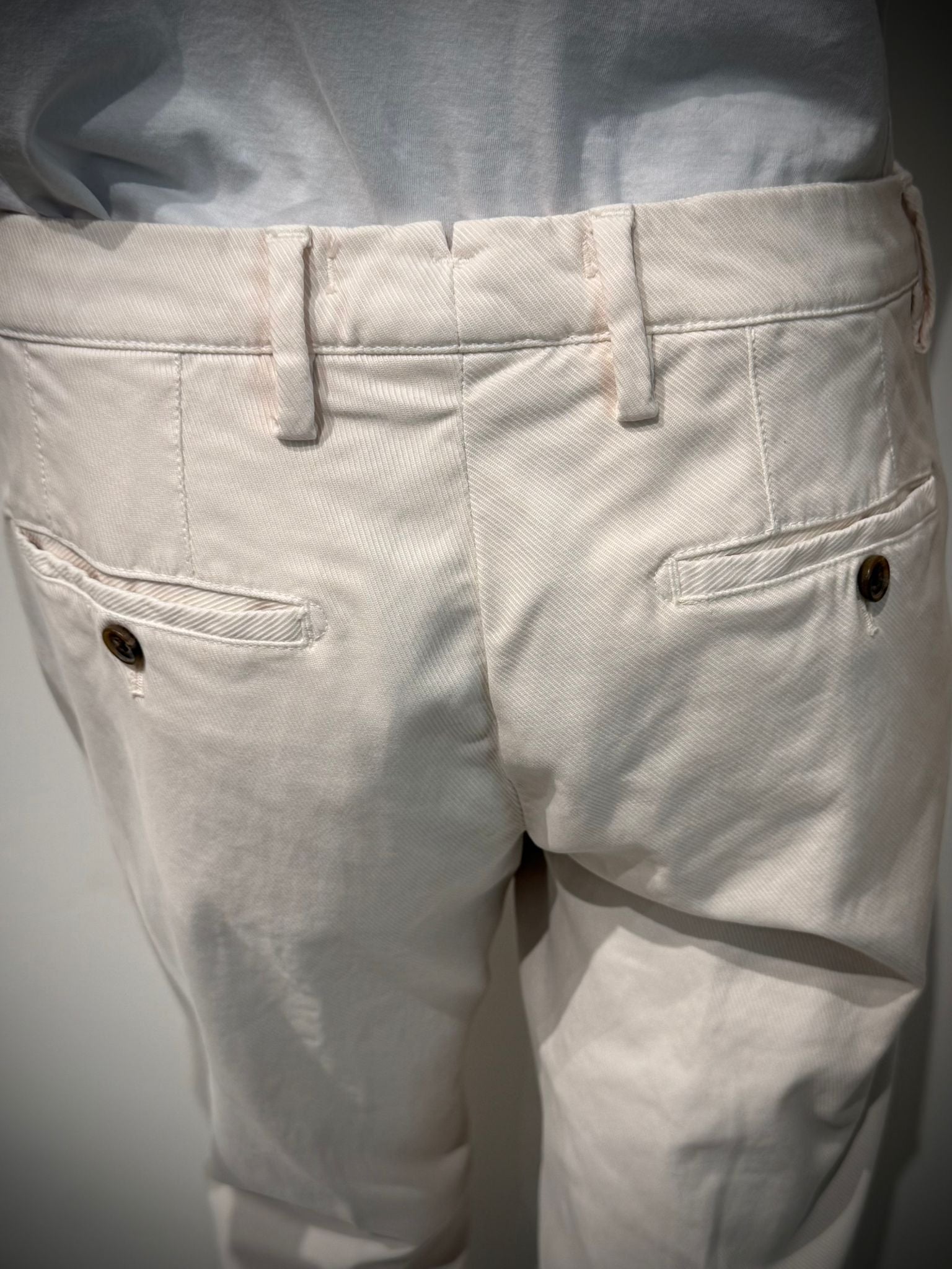 W5-29L 79 ZEUS Pantalone Latte Man