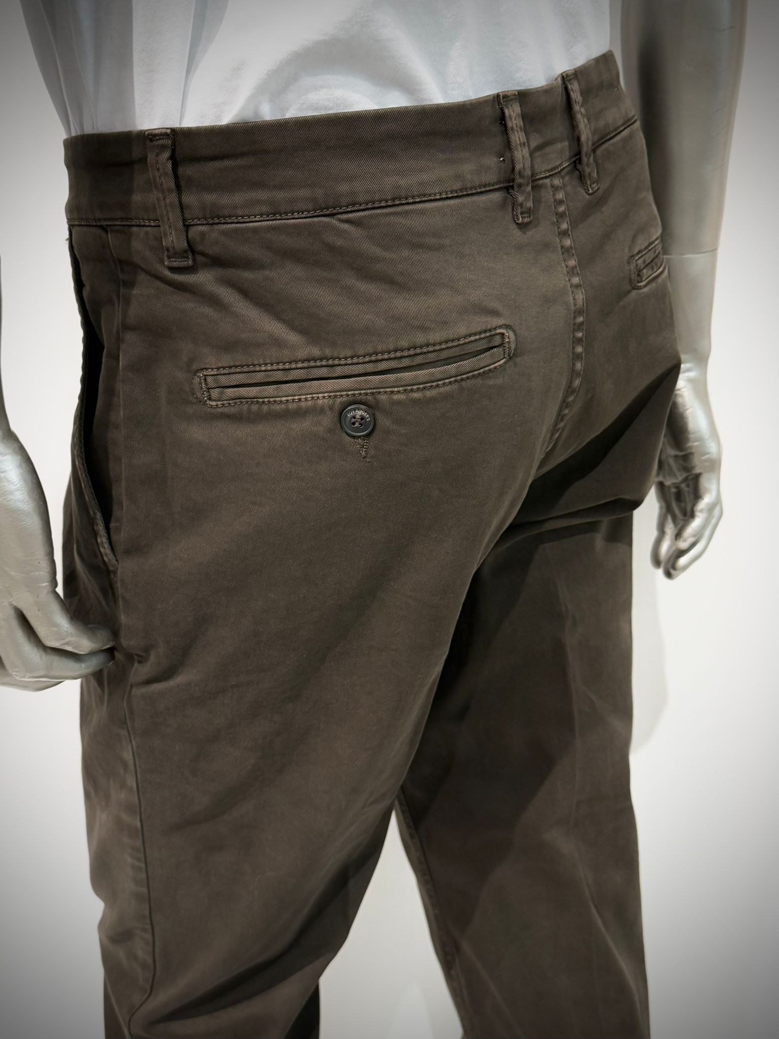 UW5-DAYOFF Pantalone Gabardina Read Brown Man