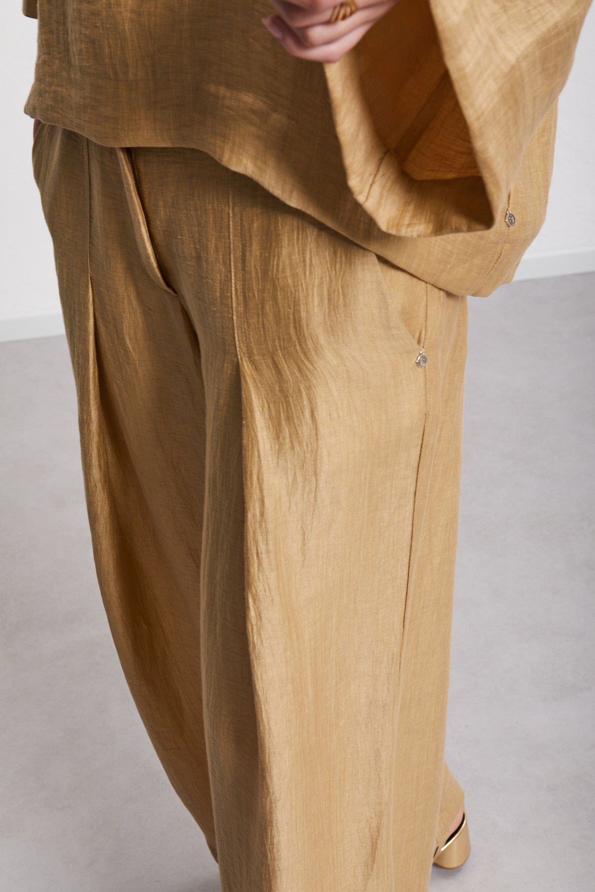 S5-DP9819 Pantalone Palazzo in Lino Satinato Sabbia