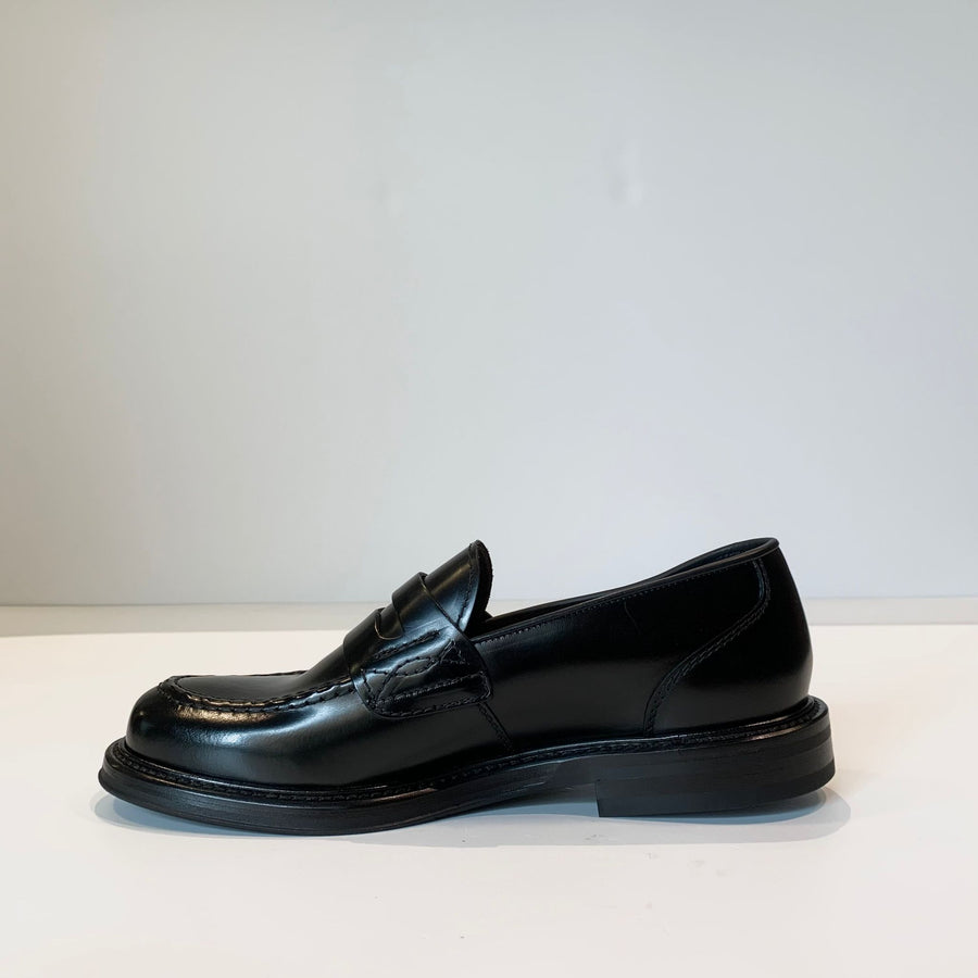 UW4-7054 Mocassino Vitello Polished Nero Man