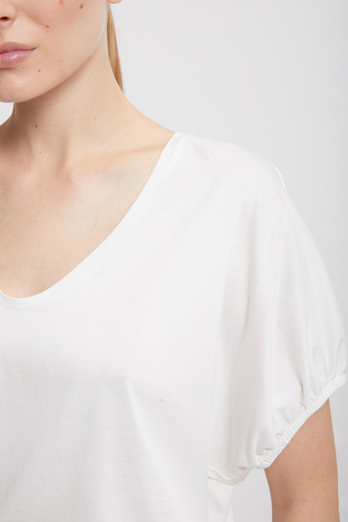 S5-DM8122 T-shirt in Jersey Latte