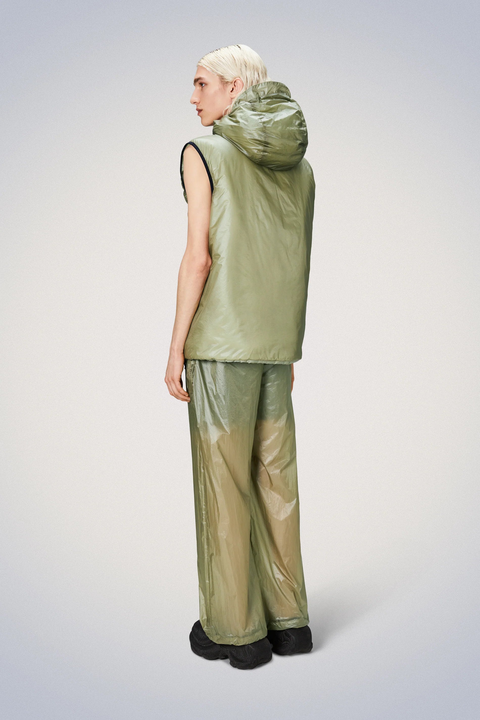 US4-15870 Kaunas Vest Earth Man