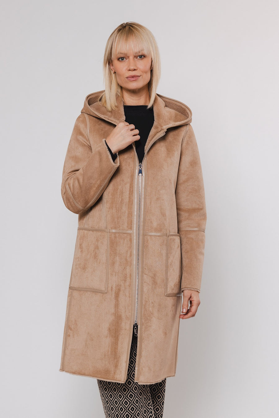 W4-OVA Reversible Coat Sand