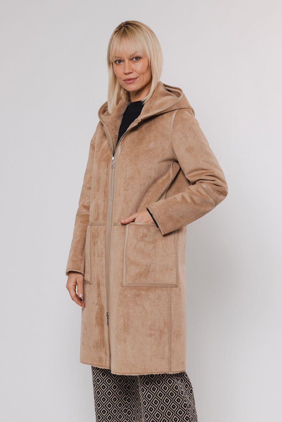 W4-OVA Reversible Coat Sand