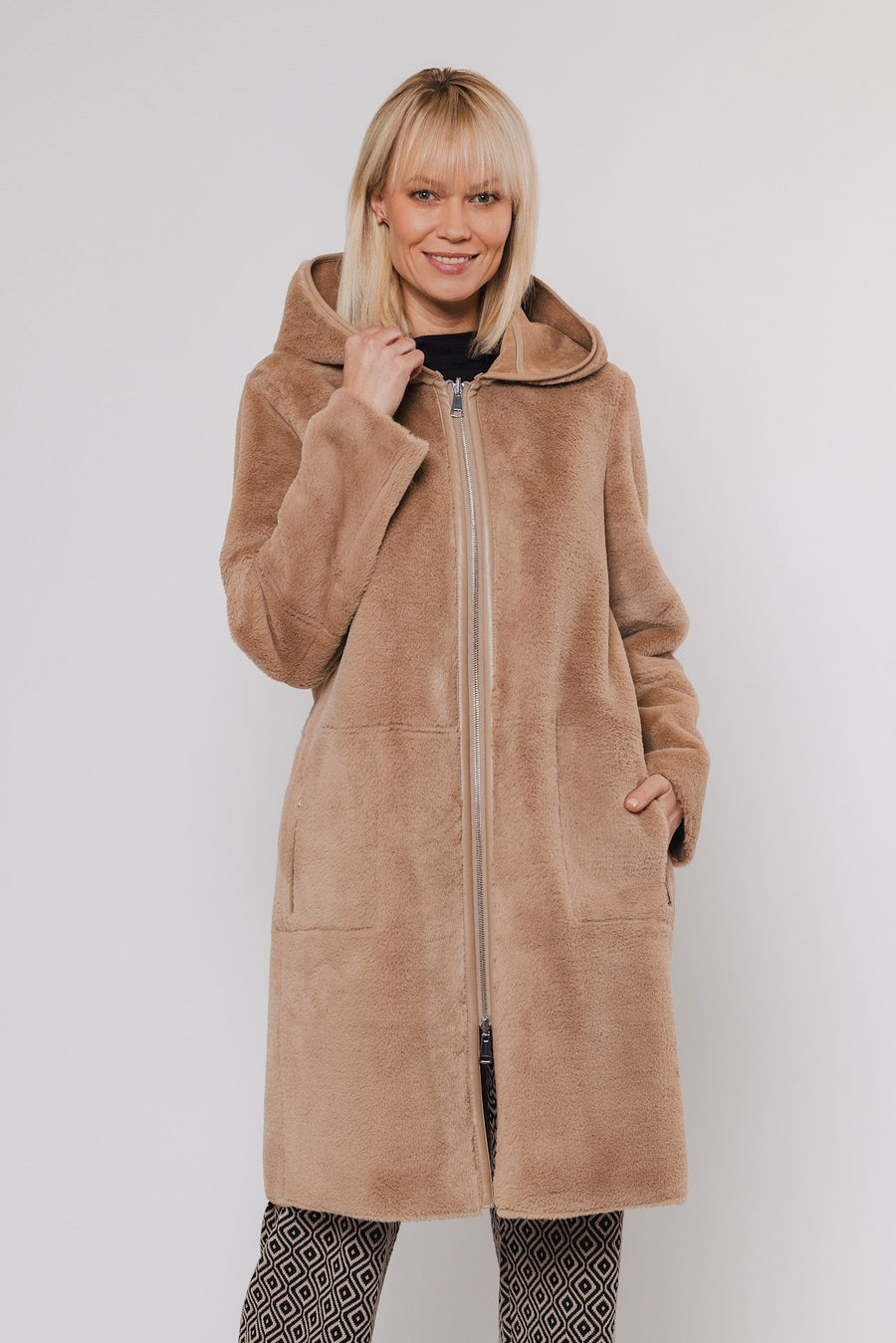 W4-OVA Reversible Coat Sand