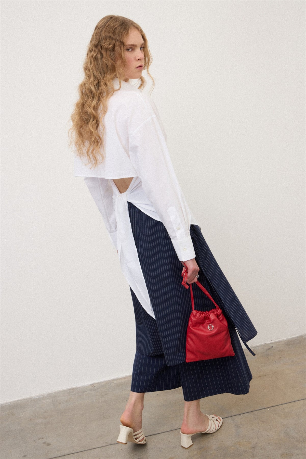 S6-DC5244 Camicia Manica Lunga Fiocco Bianca