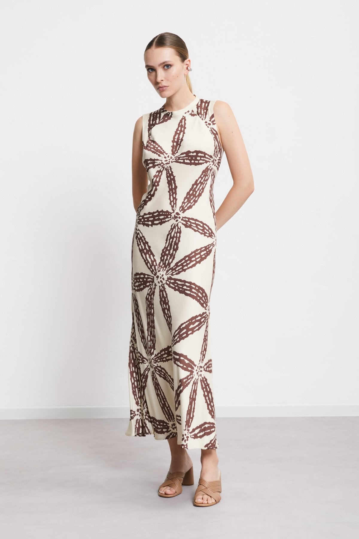 S5-DA5273 Abito Lungo in Raso di Viscosa Latte