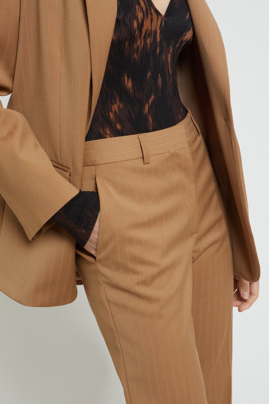 W5-DP9911 Pantalone alla Caviglia Sesamo