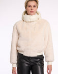 W5-PIA Jacket Fur Snow White