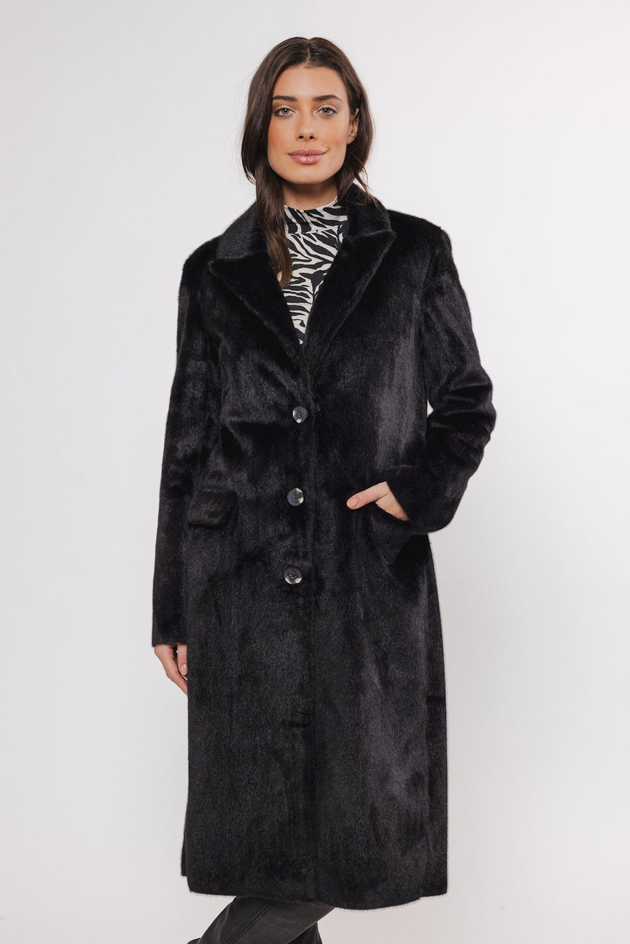 W4-SAAMI Long Coat Black