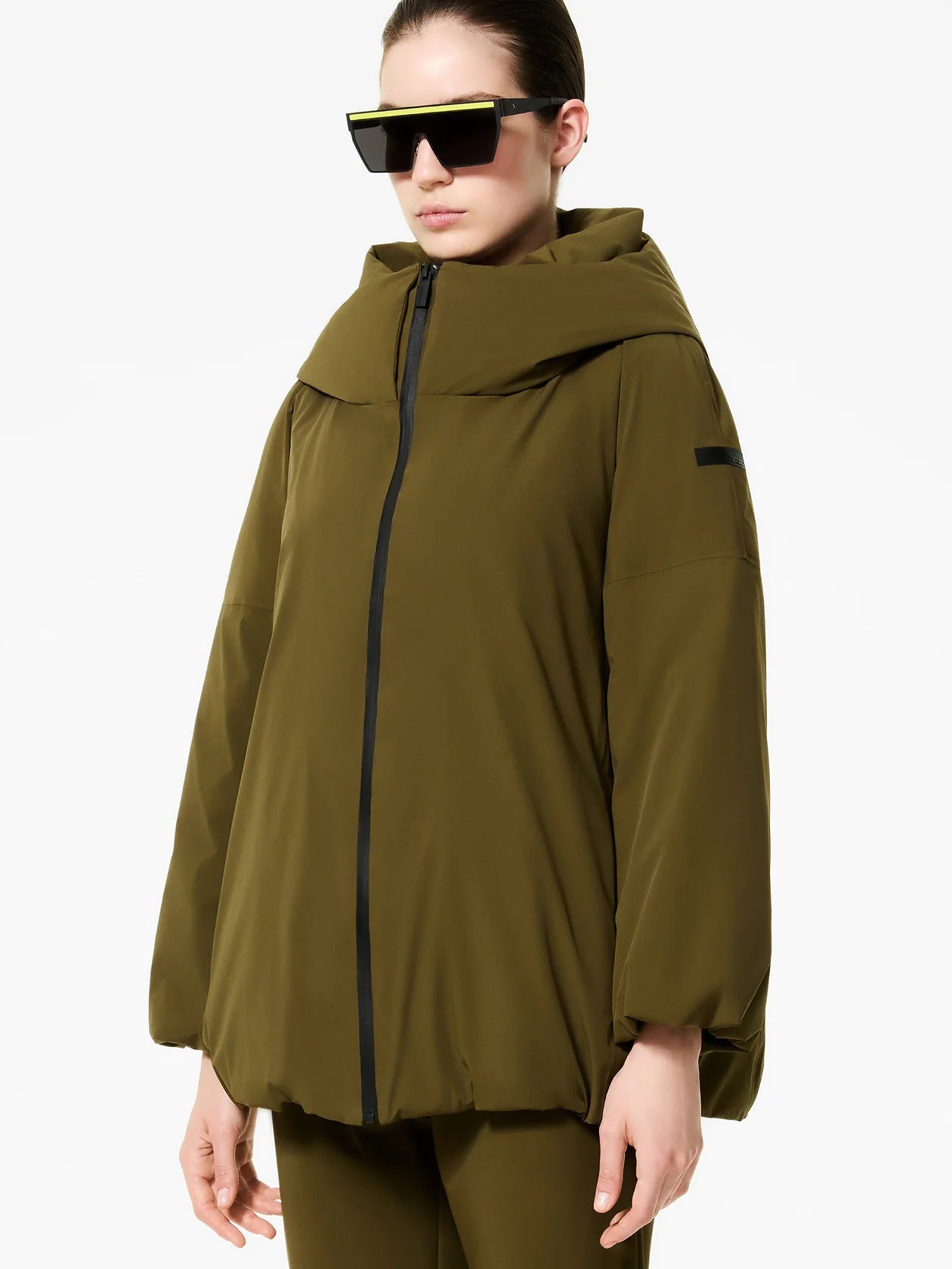 DW5-521 Parka Over Montecristo Black Woman