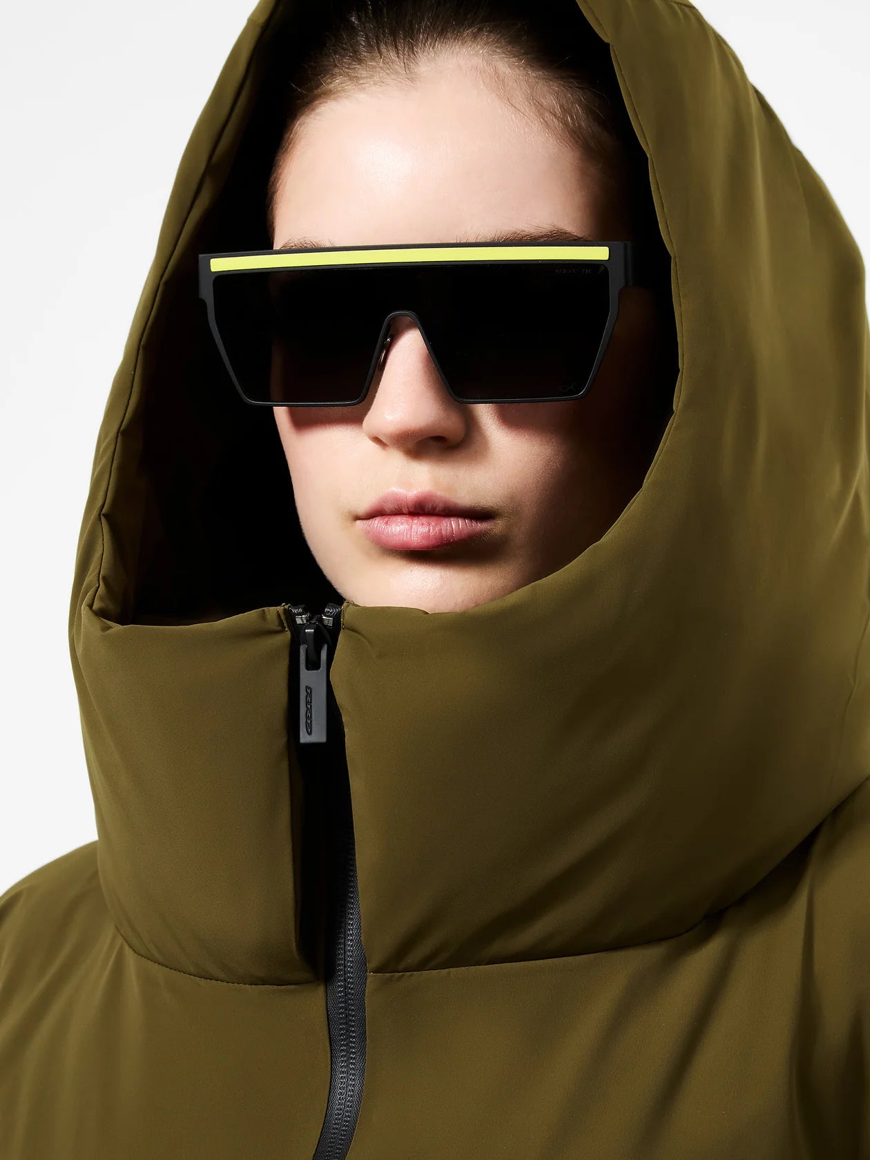 DW5-521 Parka Over Montecristo Black Woman