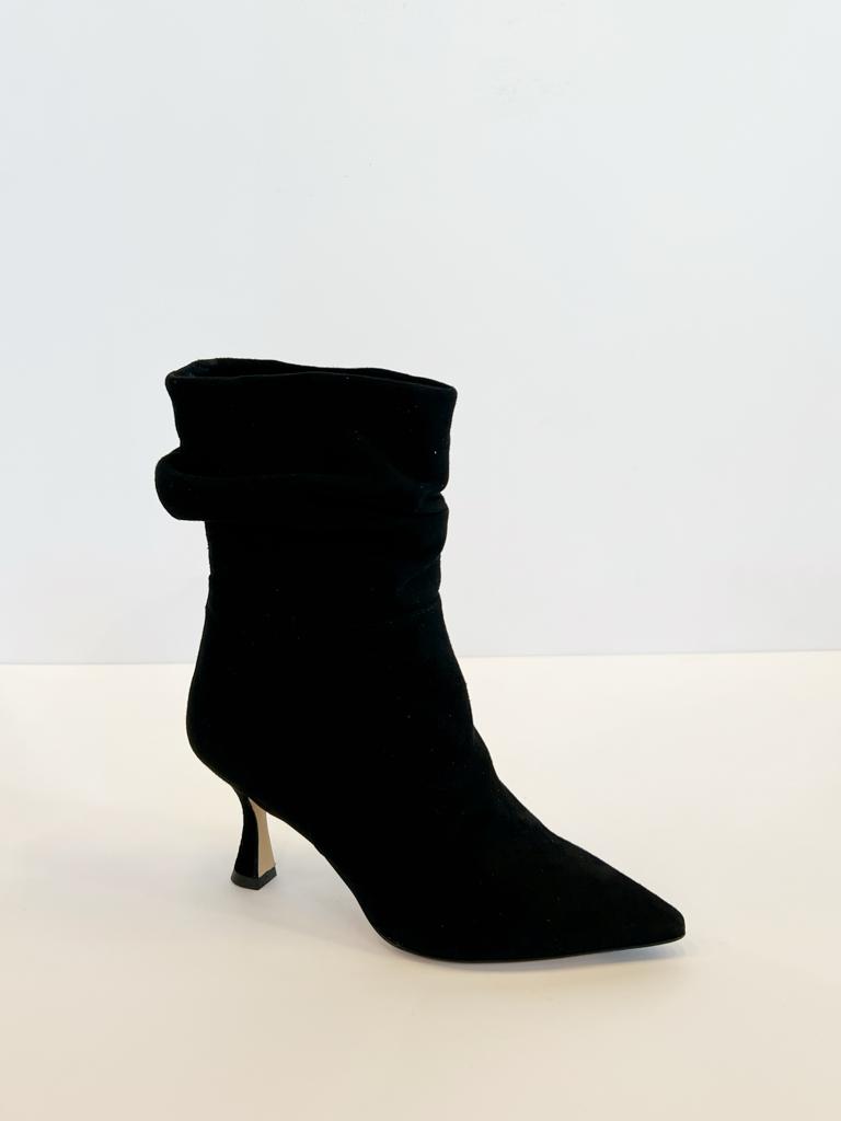 W3-8764 Stivaletto Camoscio Nero