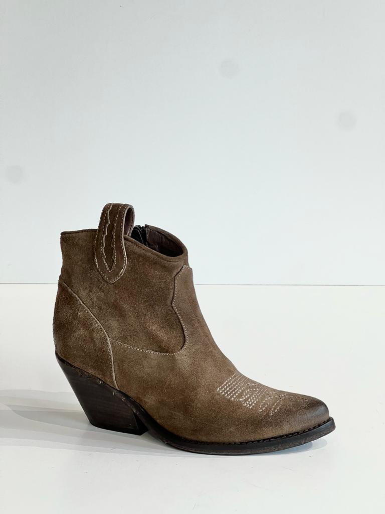 W3-INDIA23 Texano Camoscio Mud Woman