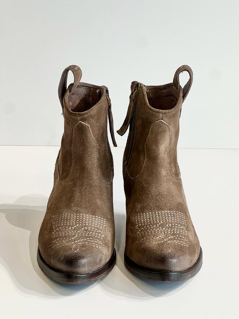 W3-INDIA23 Texano Camoscio Mud Woman