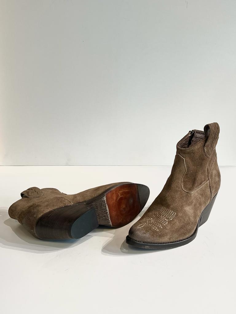 W3-INDIA23 Texano Camoscio Mud Woman