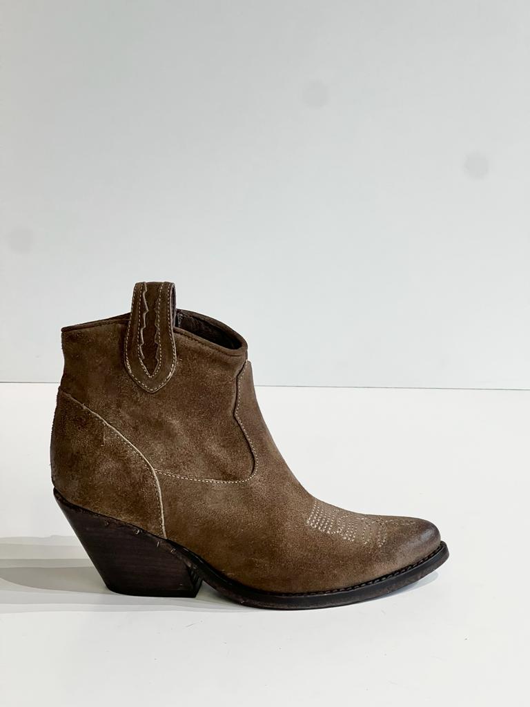 W3-INDIA23 Texano Camoscio Mud Woman