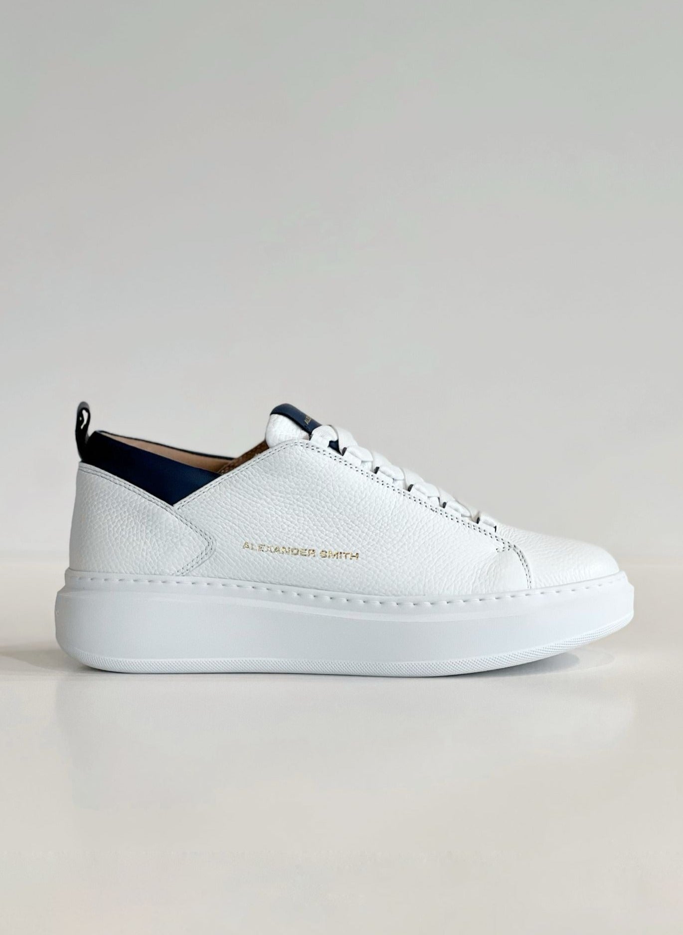 US4-Wembley White/Blue Man