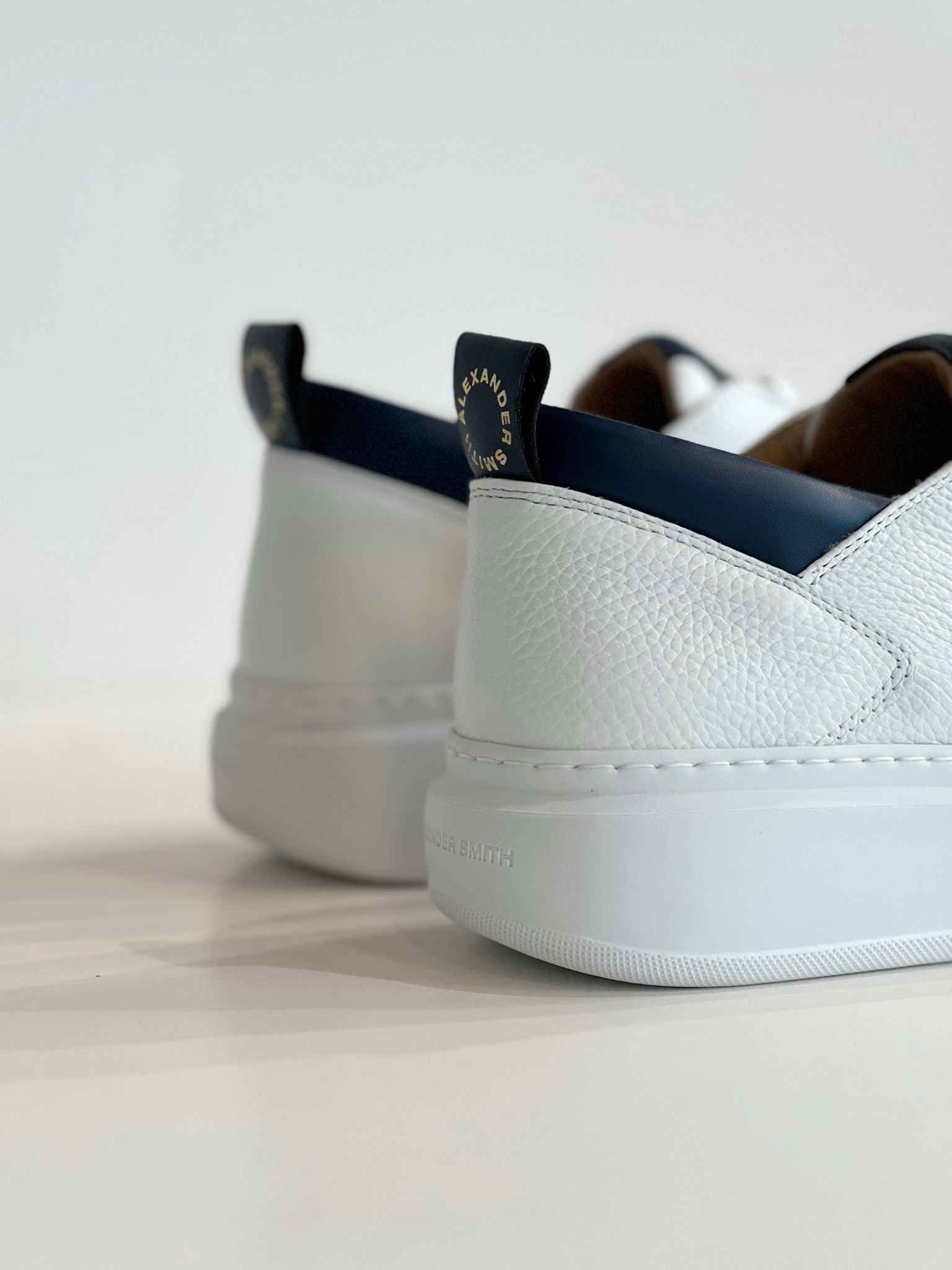 US4-Wembley White/Blue Man