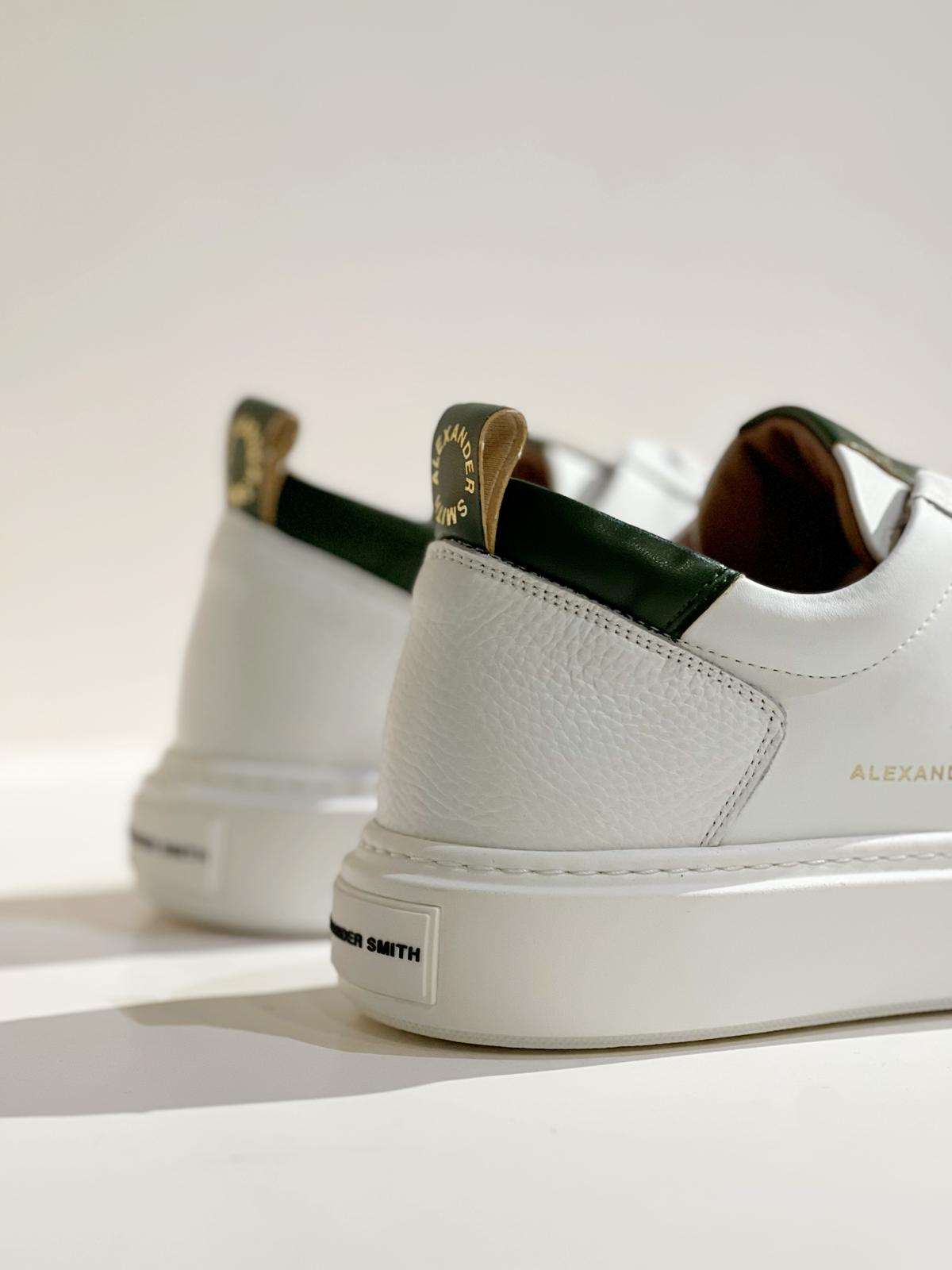 US4-Bond White/Green Man