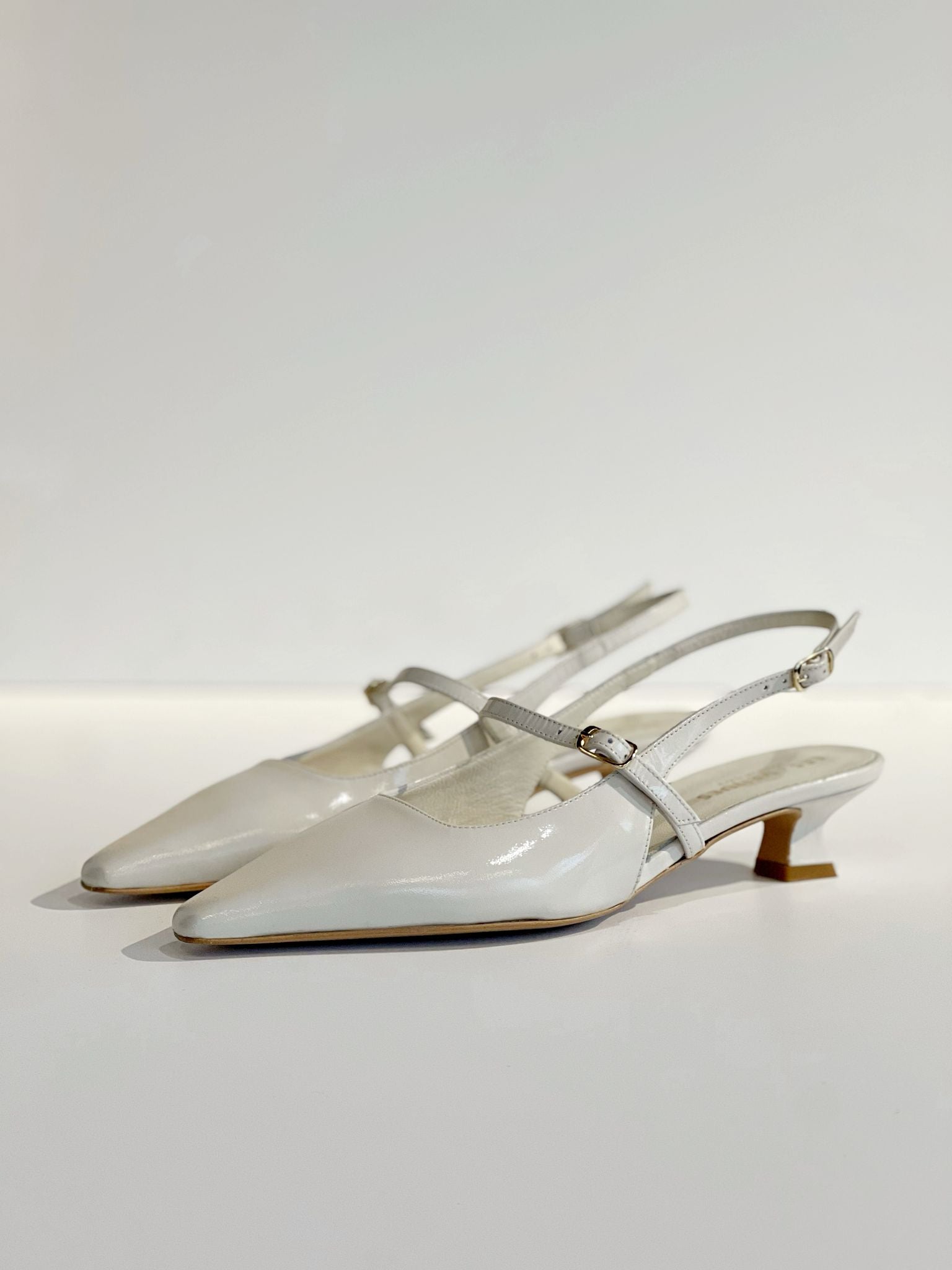 S4-C304 Slingback Tropez Milk