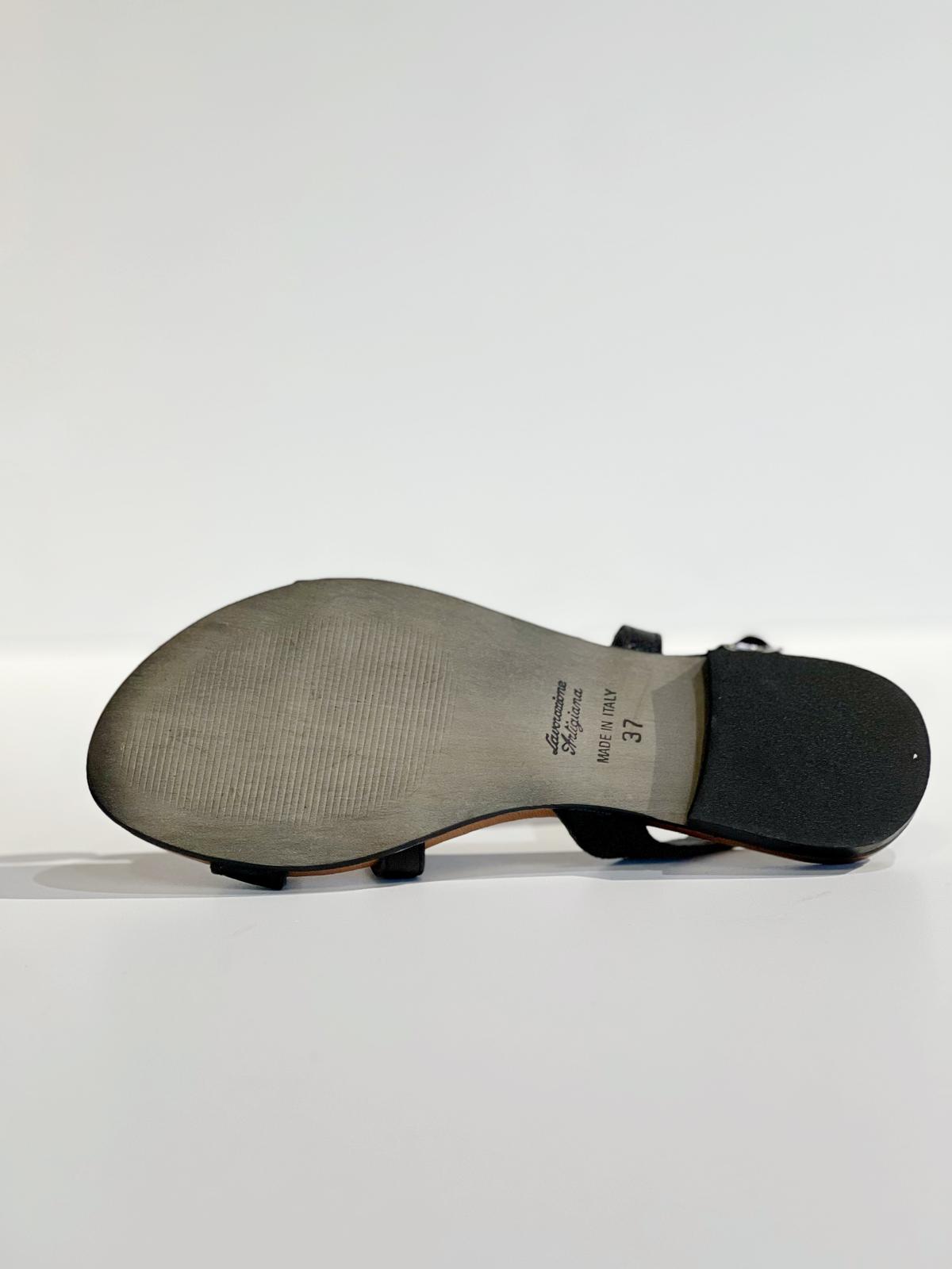 S3-1622 Infradito Medaglione Nero