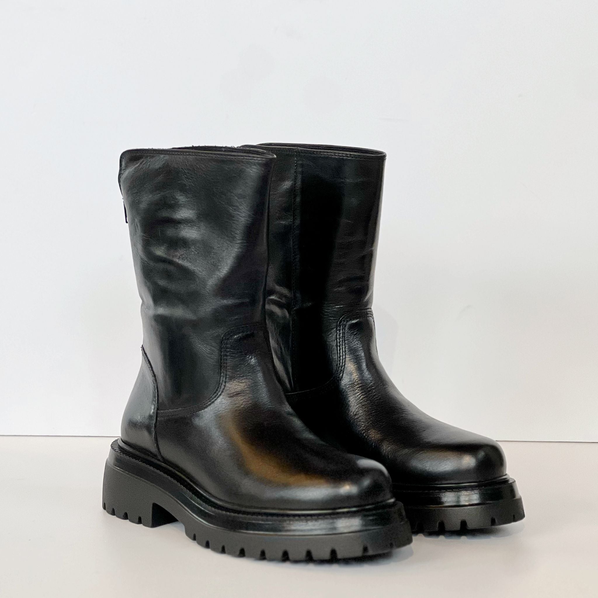 W4 - 186 Police Nero