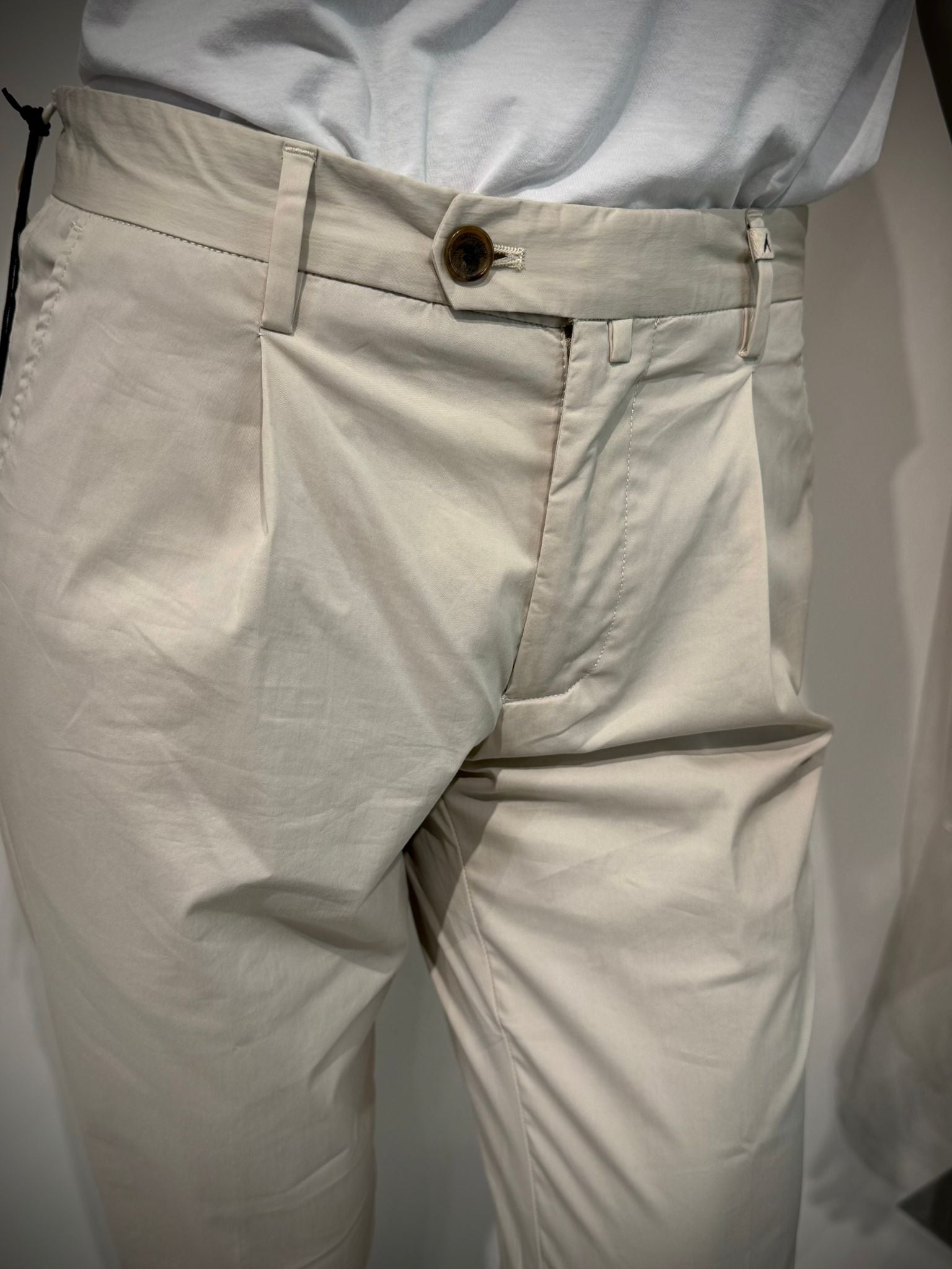 S6-19L 67 ZEUS Pantalone Ecru Man