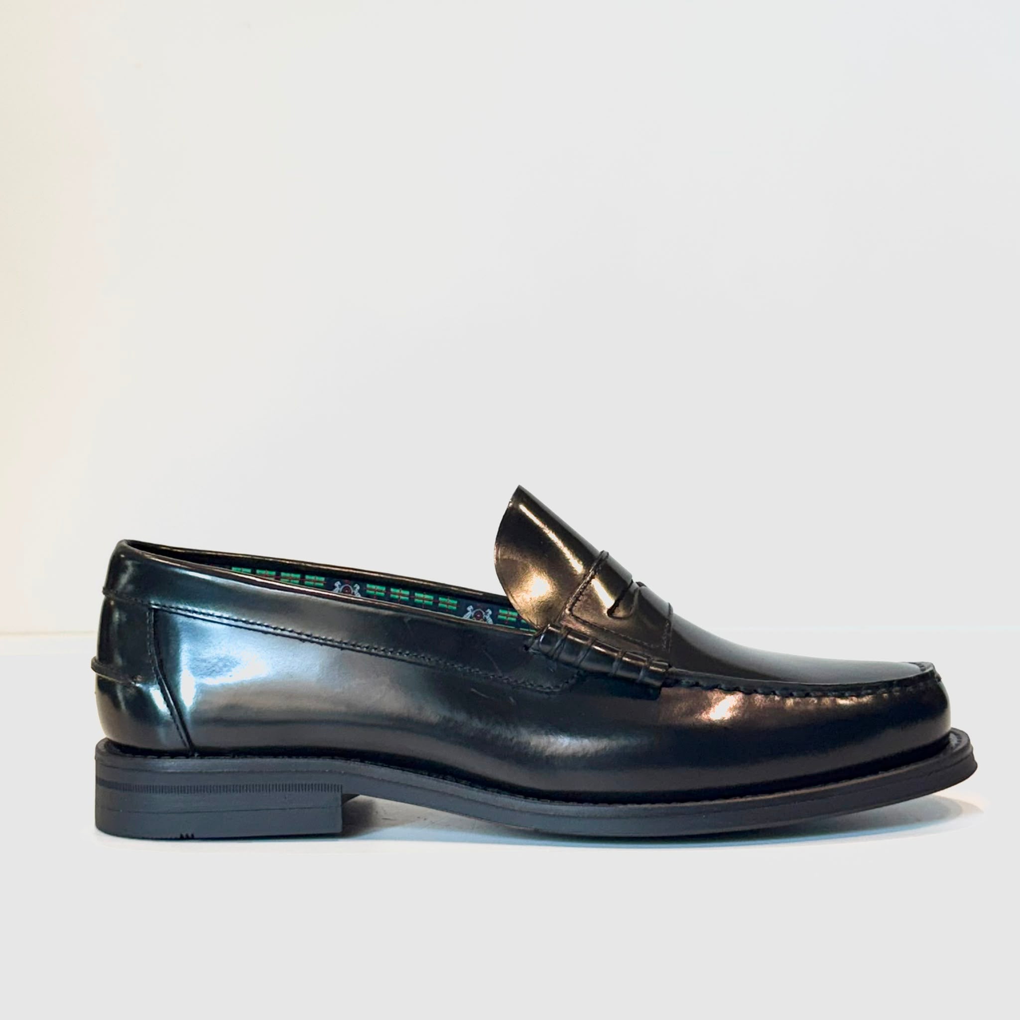 W6-Mocassino College Polished Black Man
