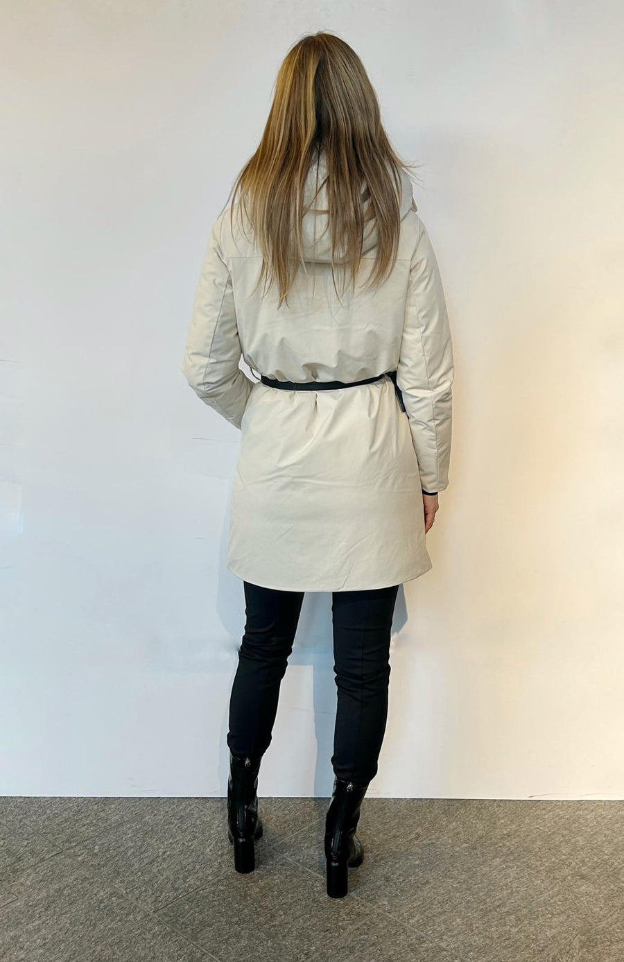 DW4-CW039 Parka Ivory Woman