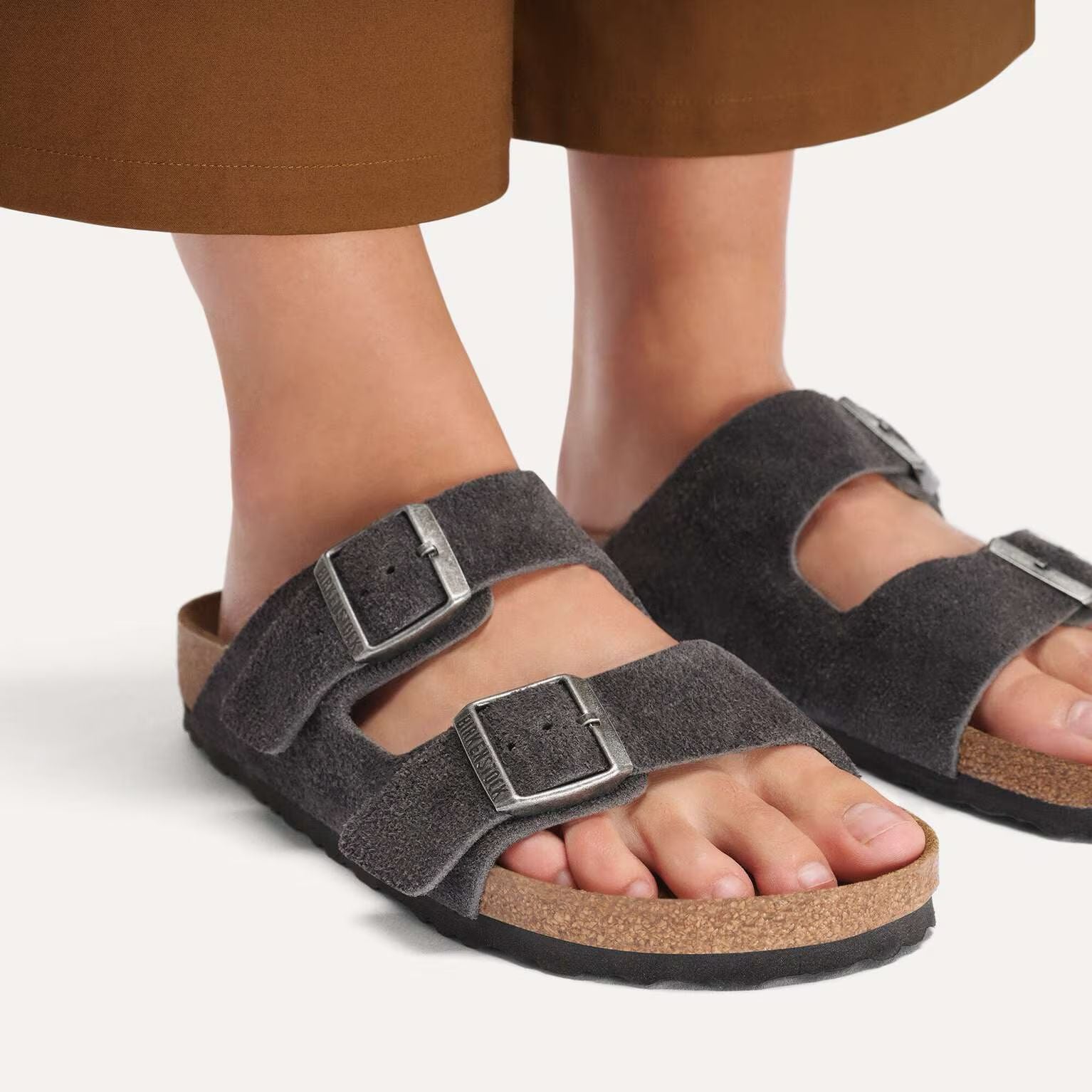 1031625 Arizona Suede Charcoal Man