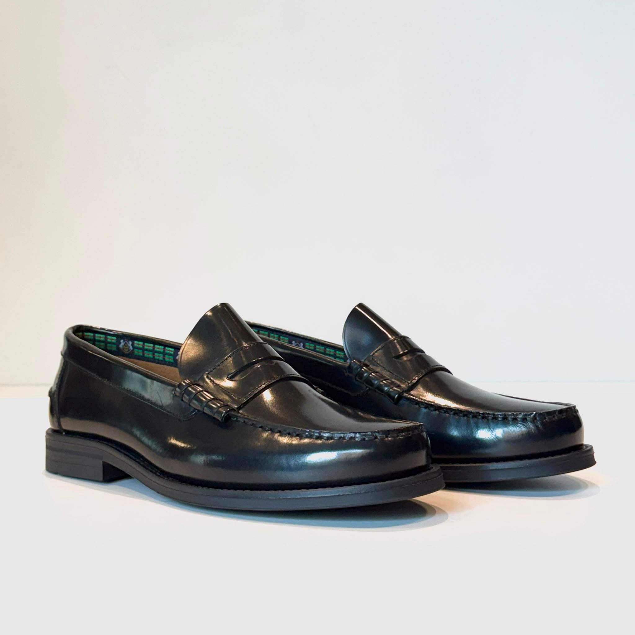 W6-Mocassino College Polished Black Man