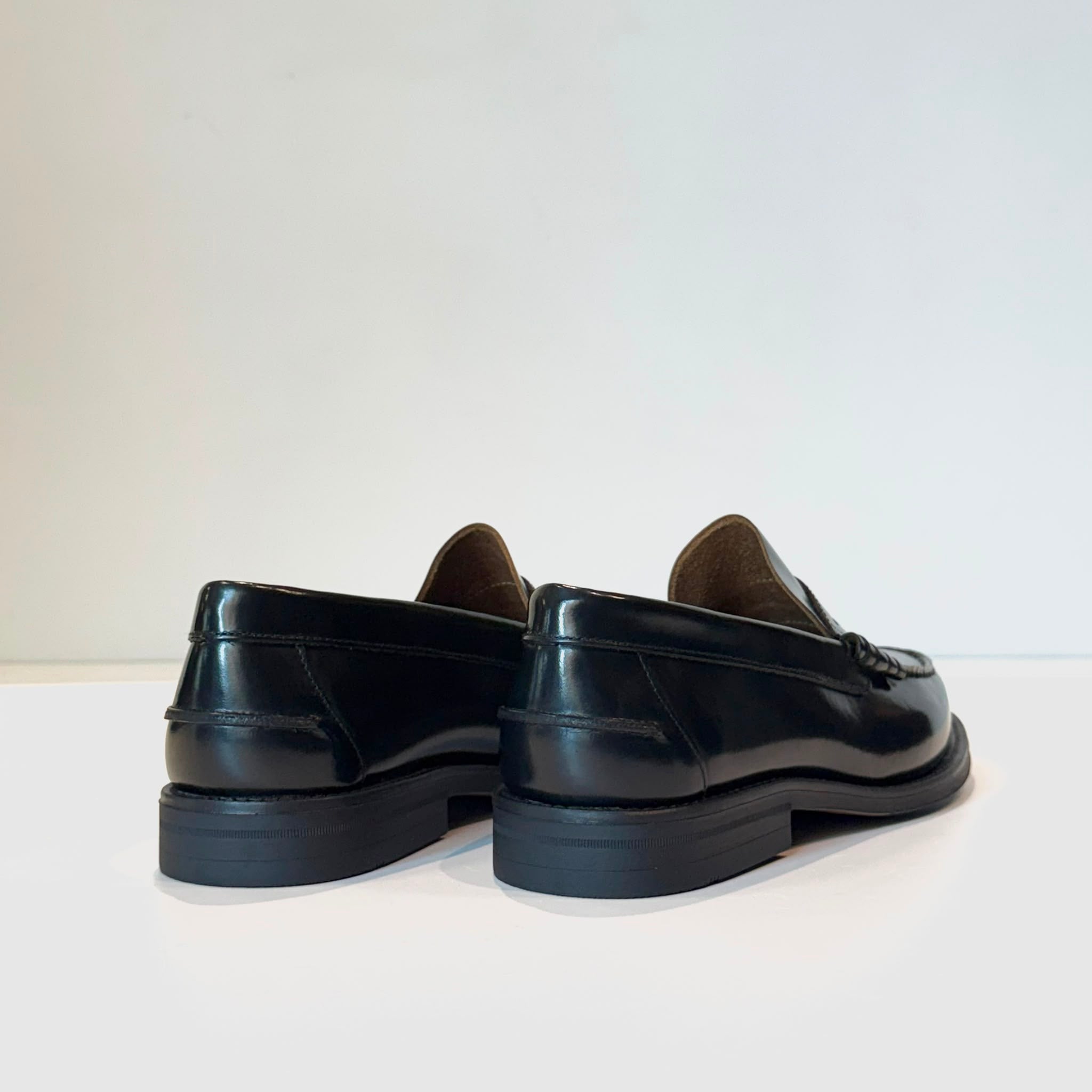 W6-Mocassino College Polished Black Man
