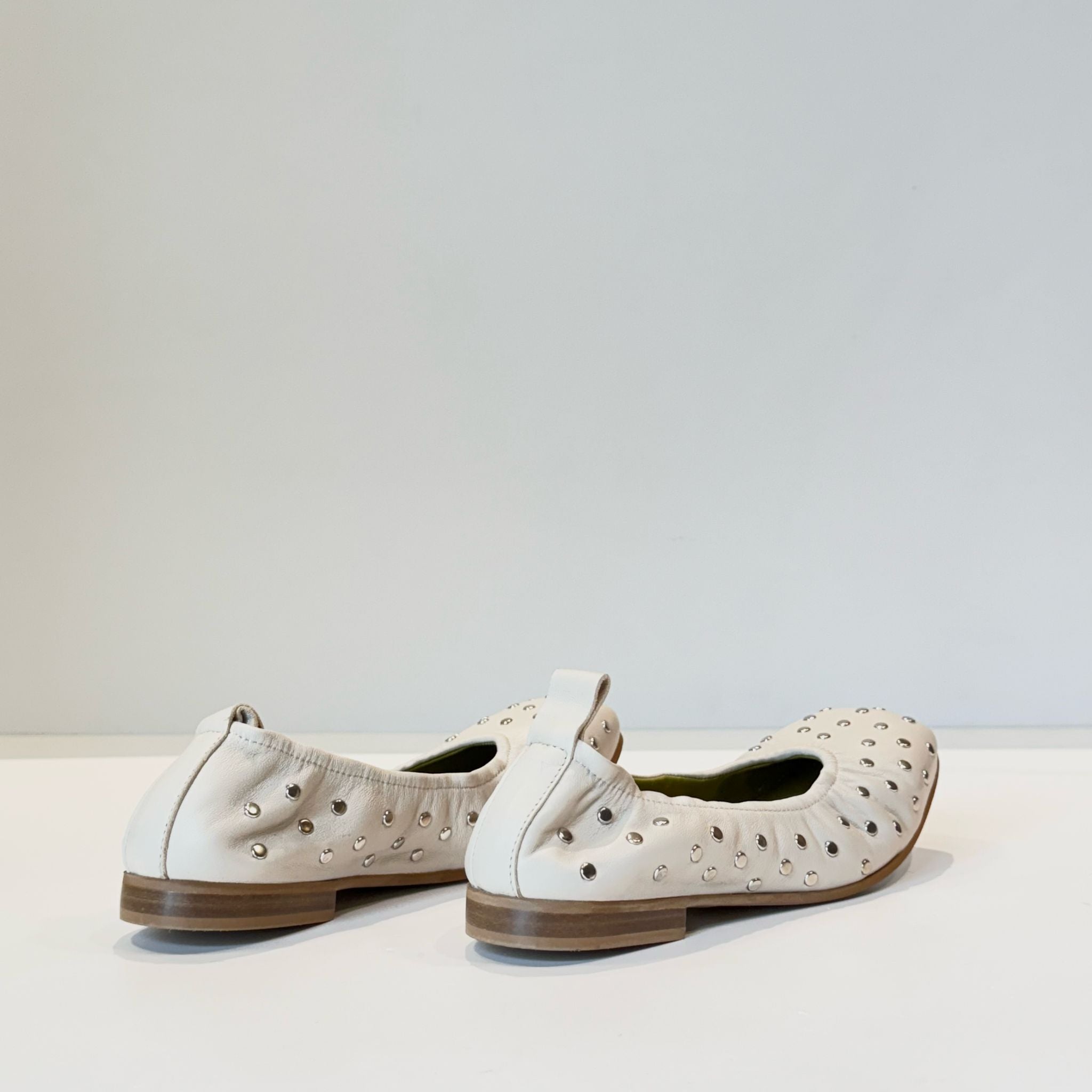 S5-9225 Ballerina Borchie Milk