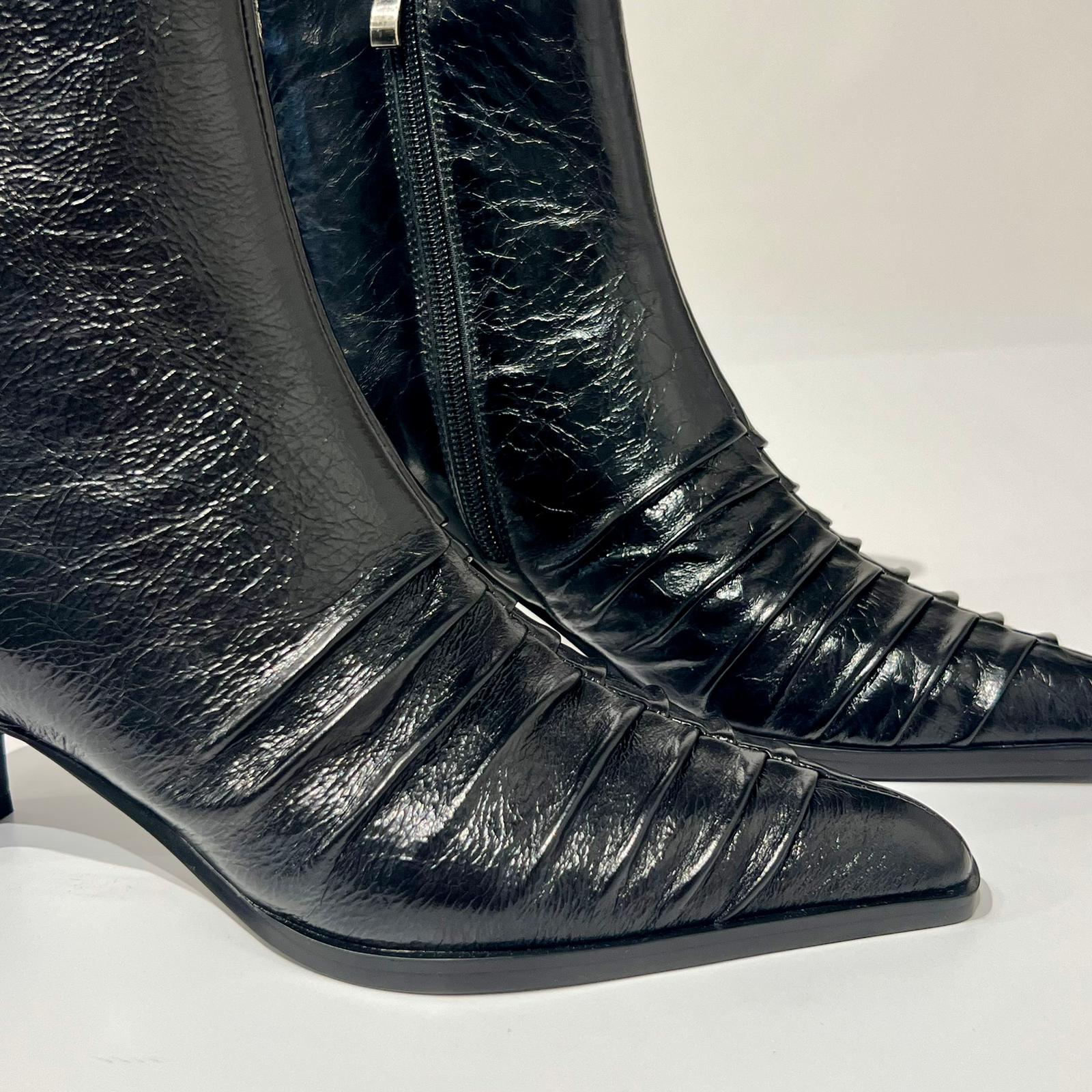 W5-90051 Tronchetto Zip Latex Nero