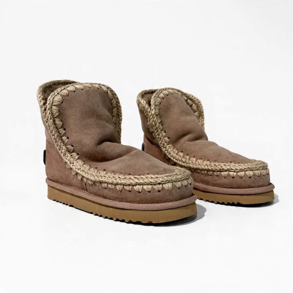 W6-Eskimo 18 Glitter Logo Camel