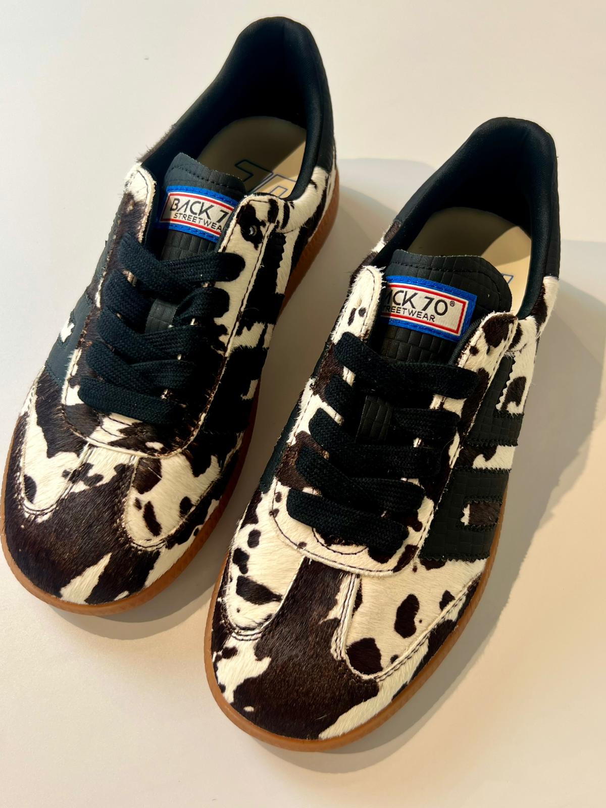 DW5-CLOUD COW Black/White 10