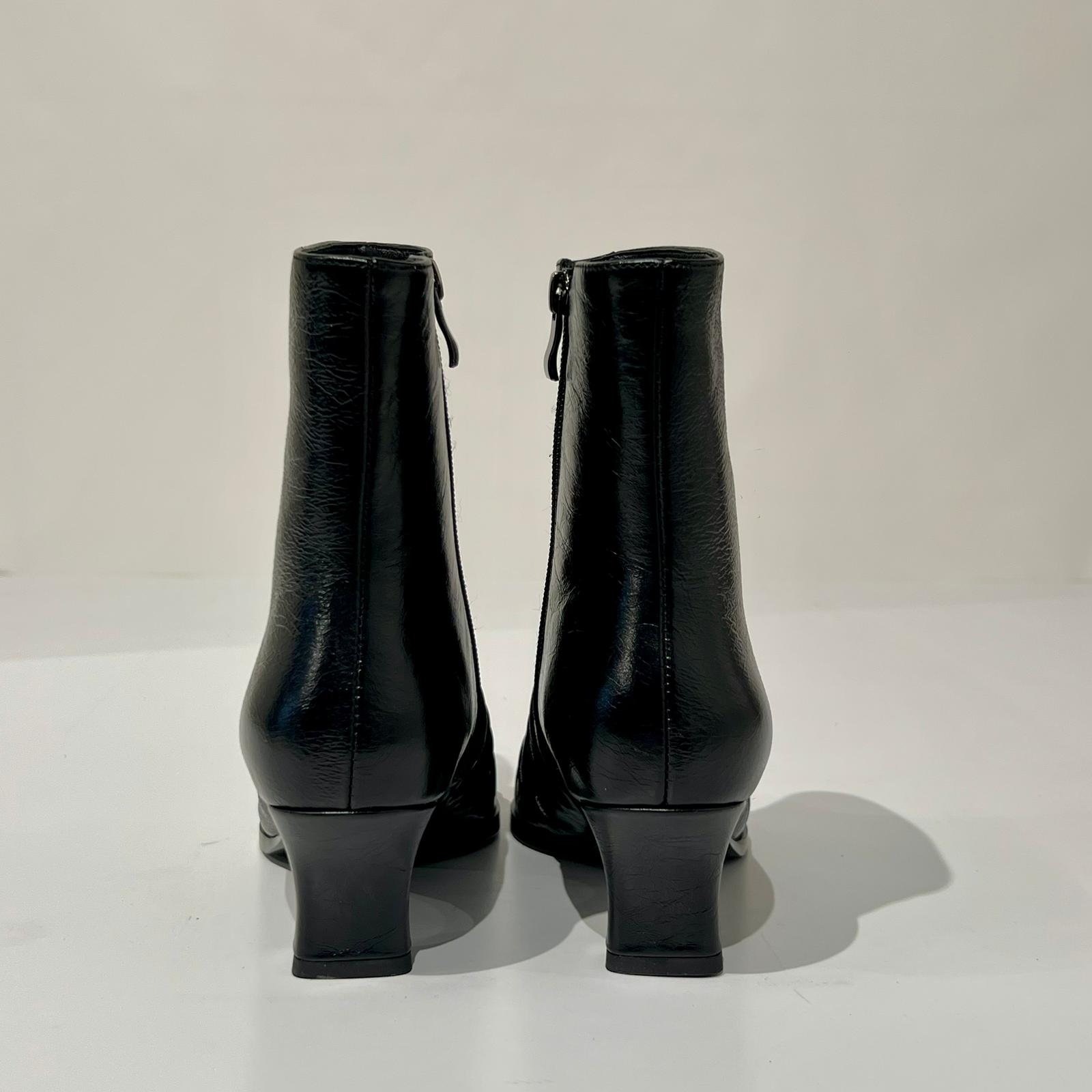 W5-90051 Tronchetto Zip Latex Nero