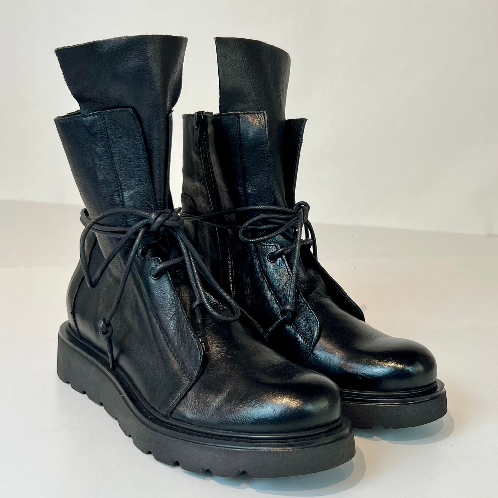 W5-RICH04 Anfibio Nero Woman