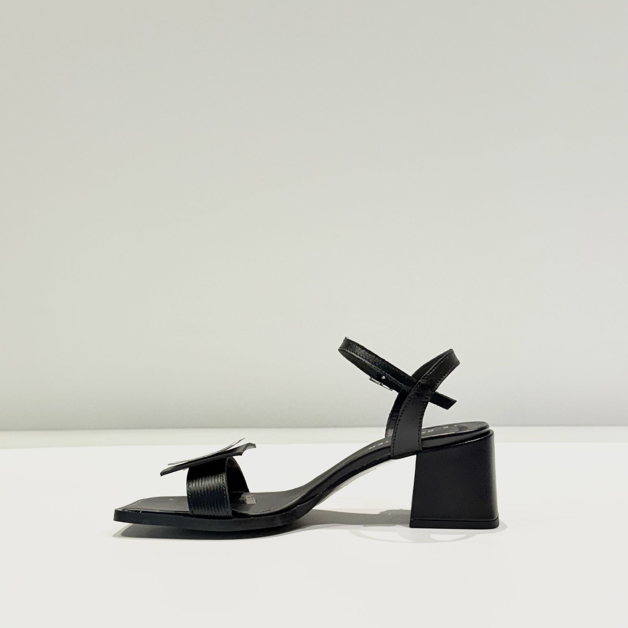 S5-T5012 Sandalo con Tacco Nero