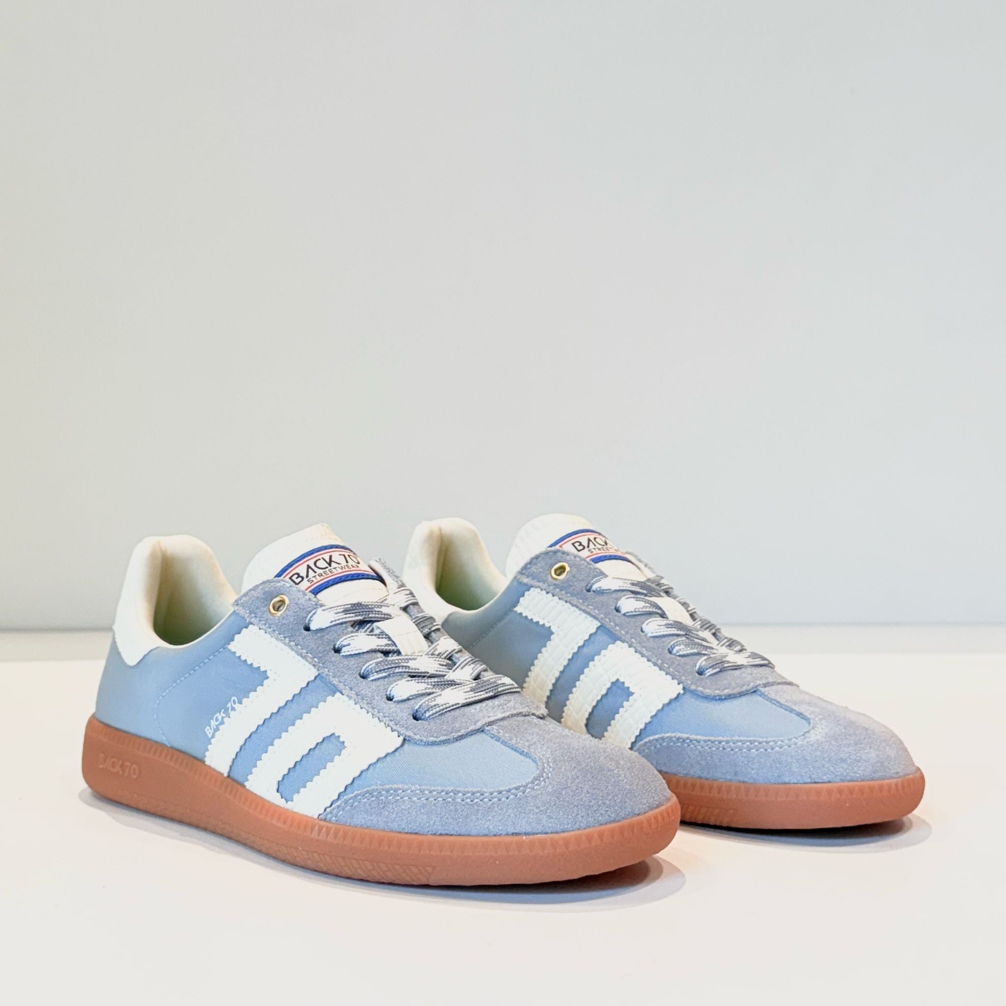 DS5-GHOST Suede Sky Woman