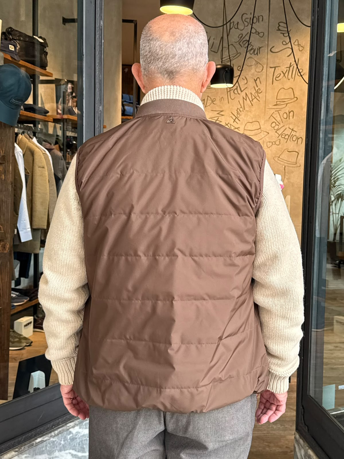 W6-0057 Gilet Piuma Moro Man