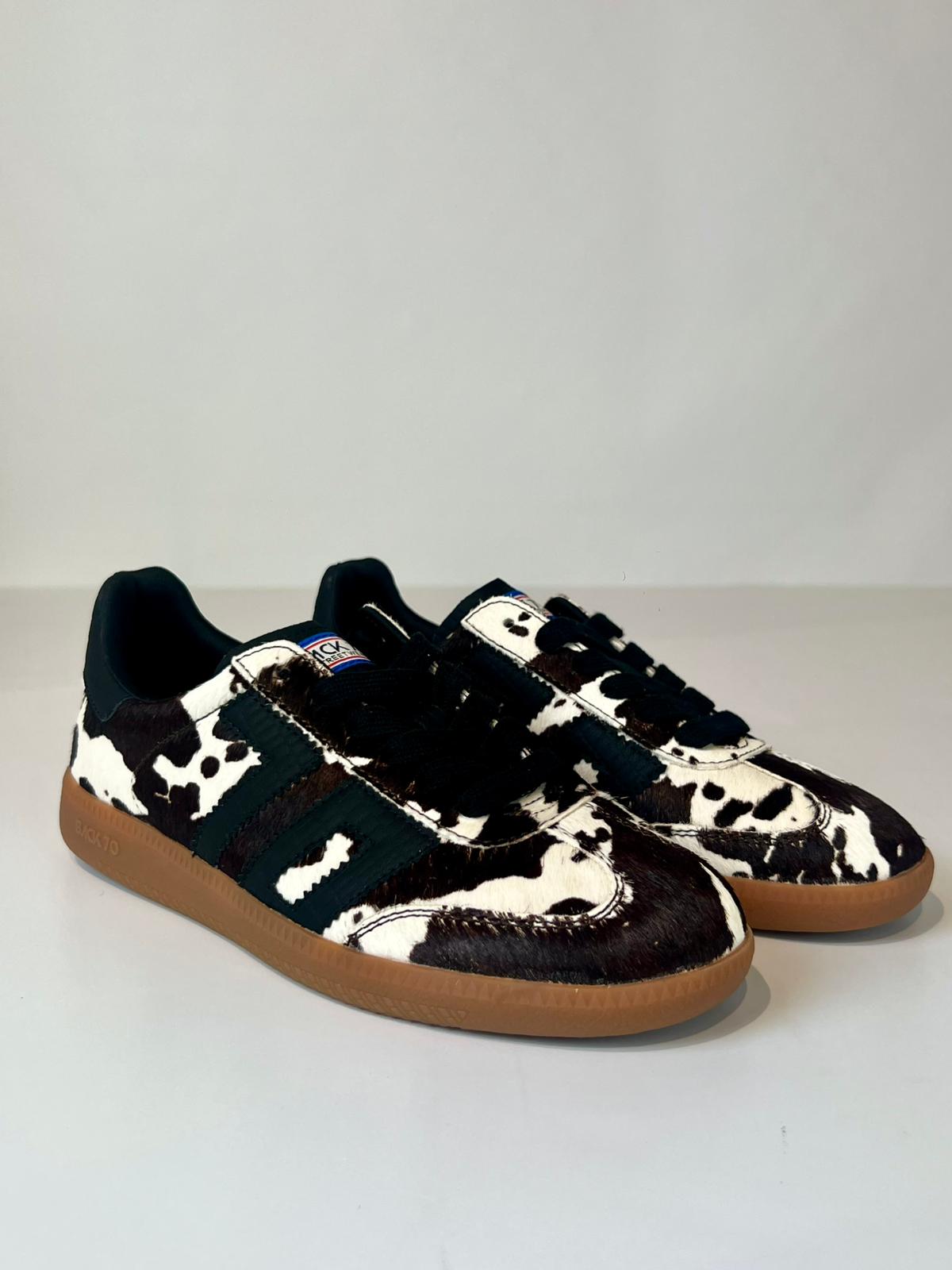 DW5-CLOUD COW Black/White 10