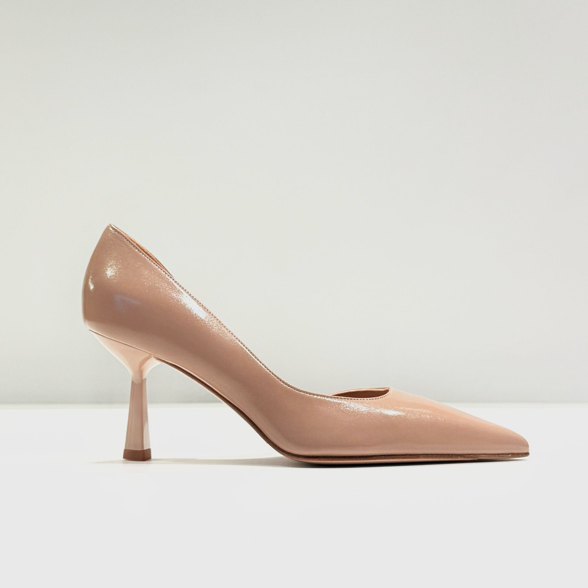 S5-2525 Decolleté in Vernice Sabbia